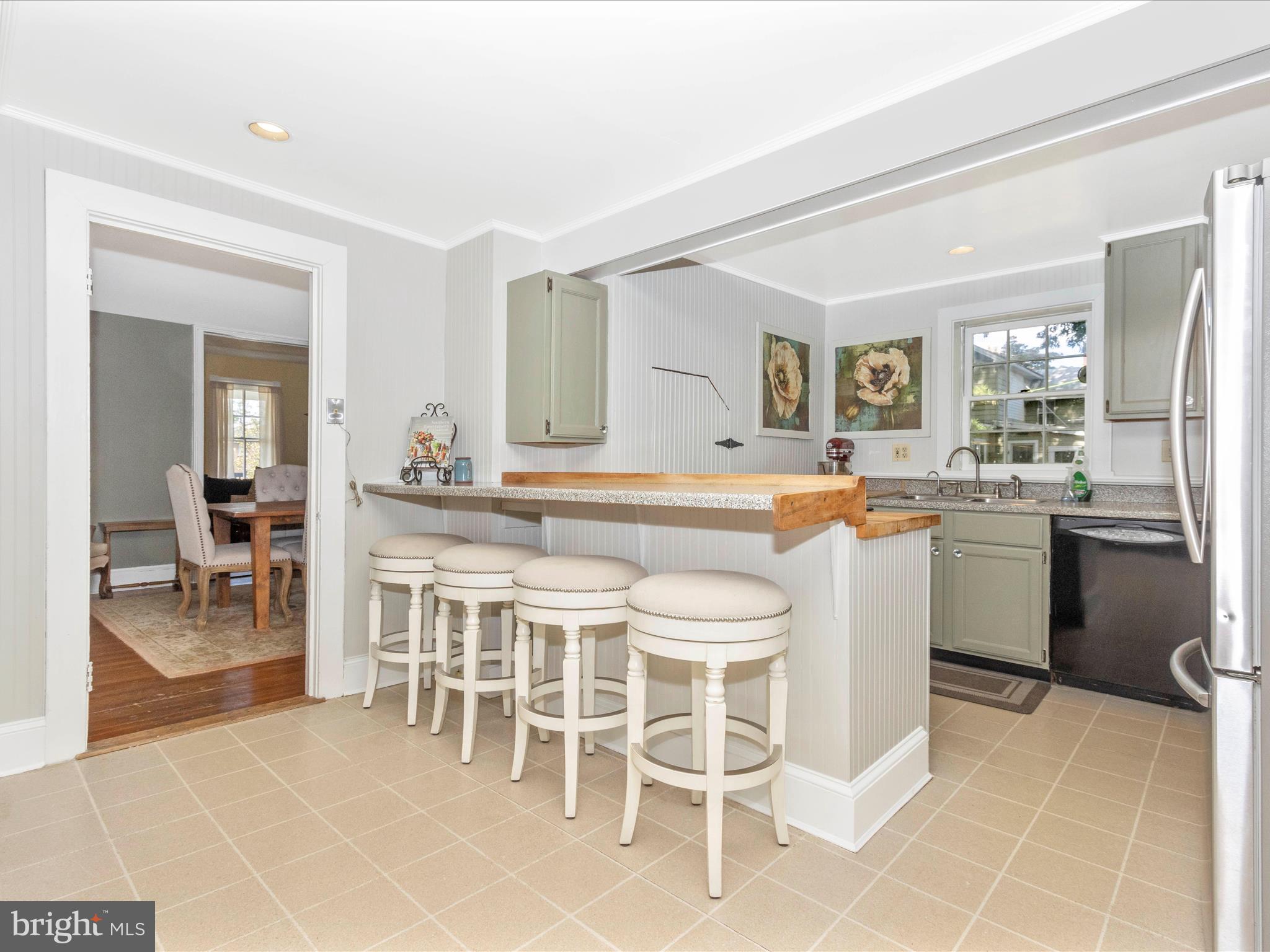 LAYTONSVILLE TOWN - Residential