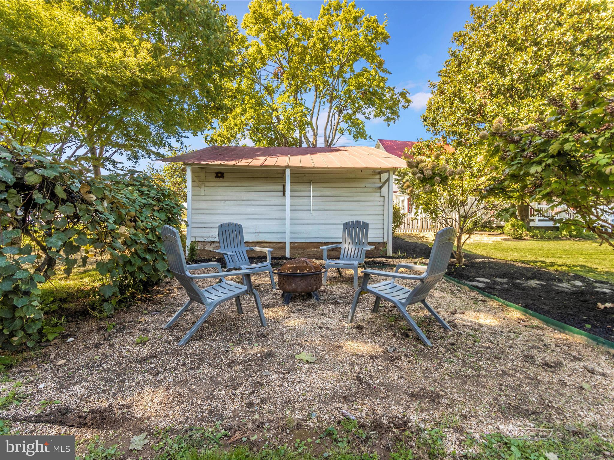 LAYTONSVILLE TOWN - Residential