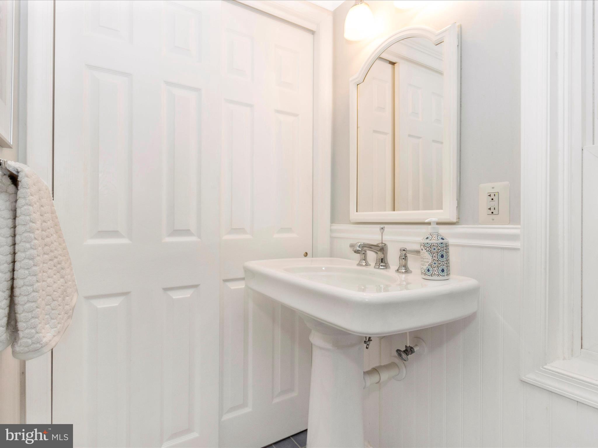 LAYTONSVILLE TOWN - Residential