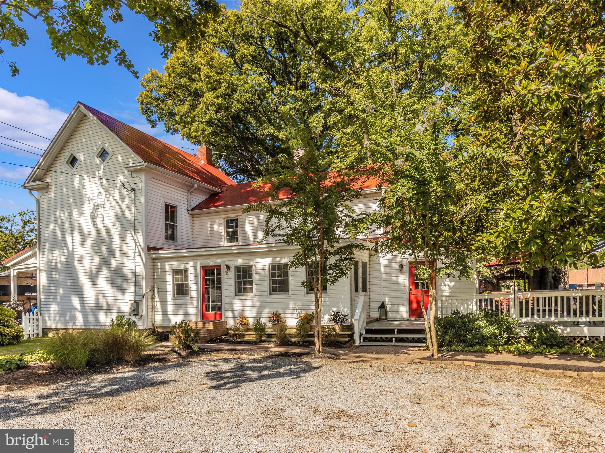 LAYTONSVILLE TOWN - Residential