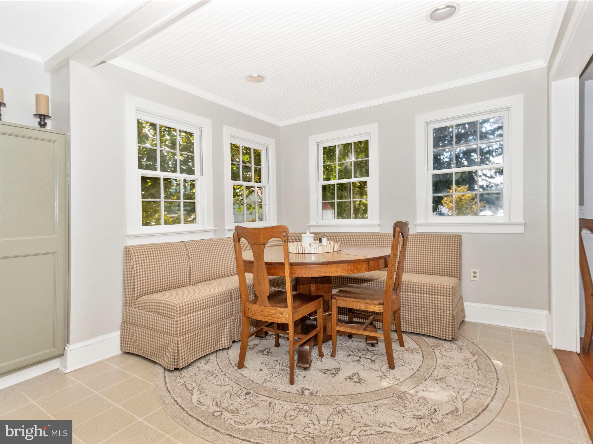 LAYTONSVILLE TOWN - Residential