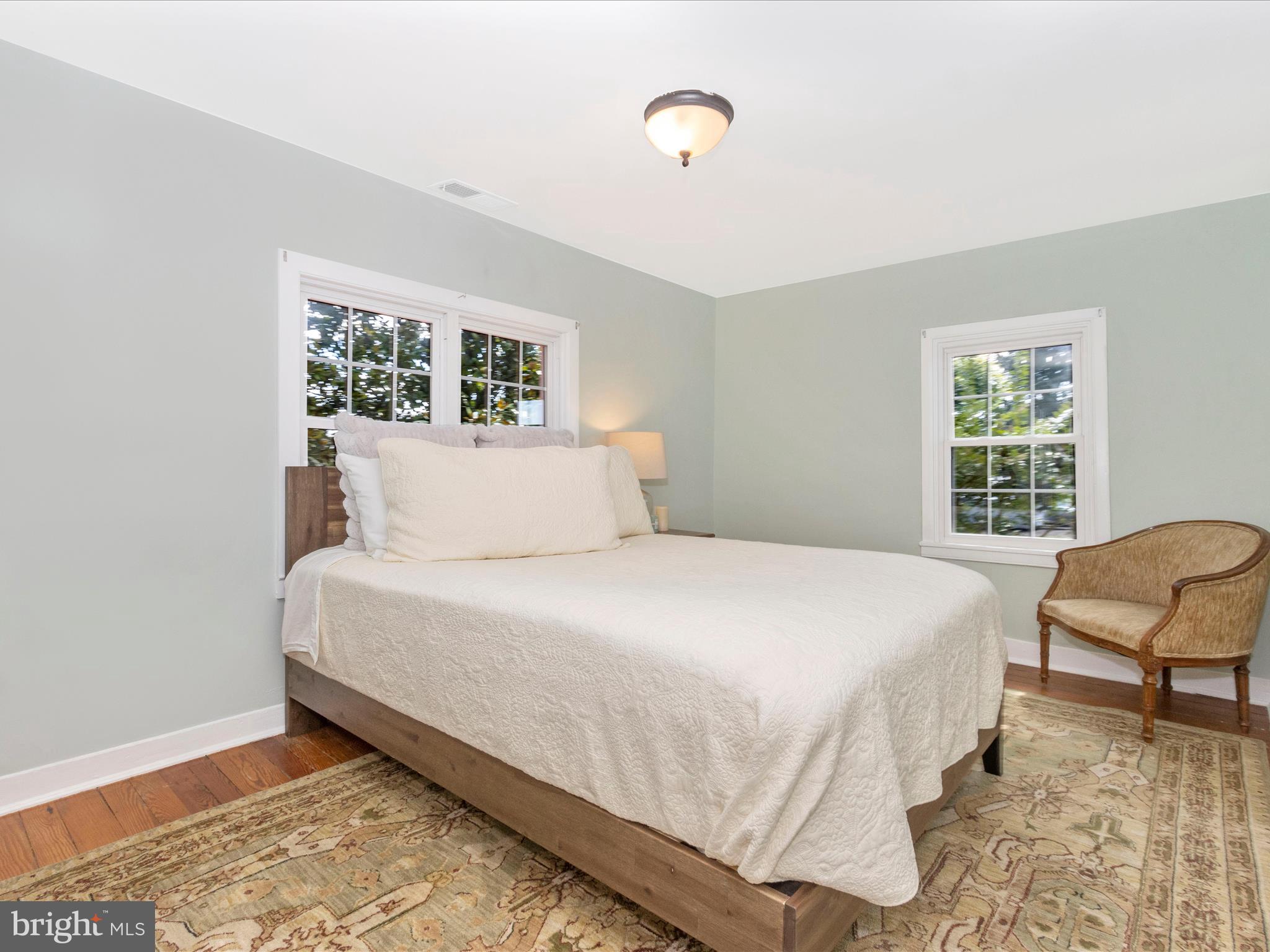 LAYTONSVILLE TOWN - Residential