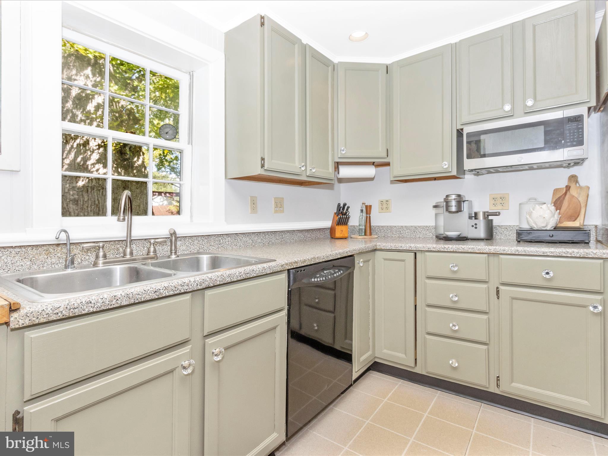 LAYTONSVILLE TOWN - Residential