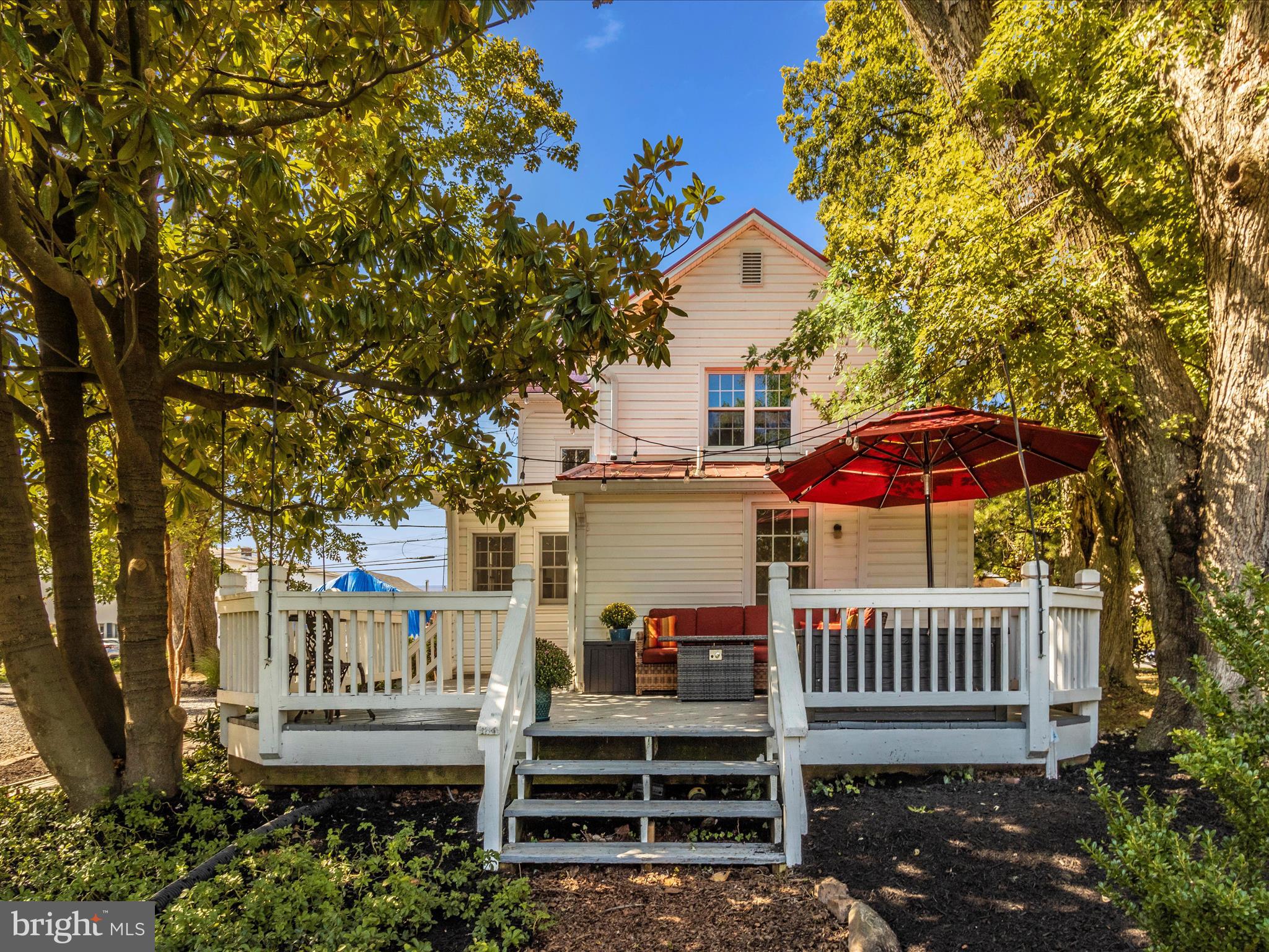 LAYTONSVILLE TOWN - Residential