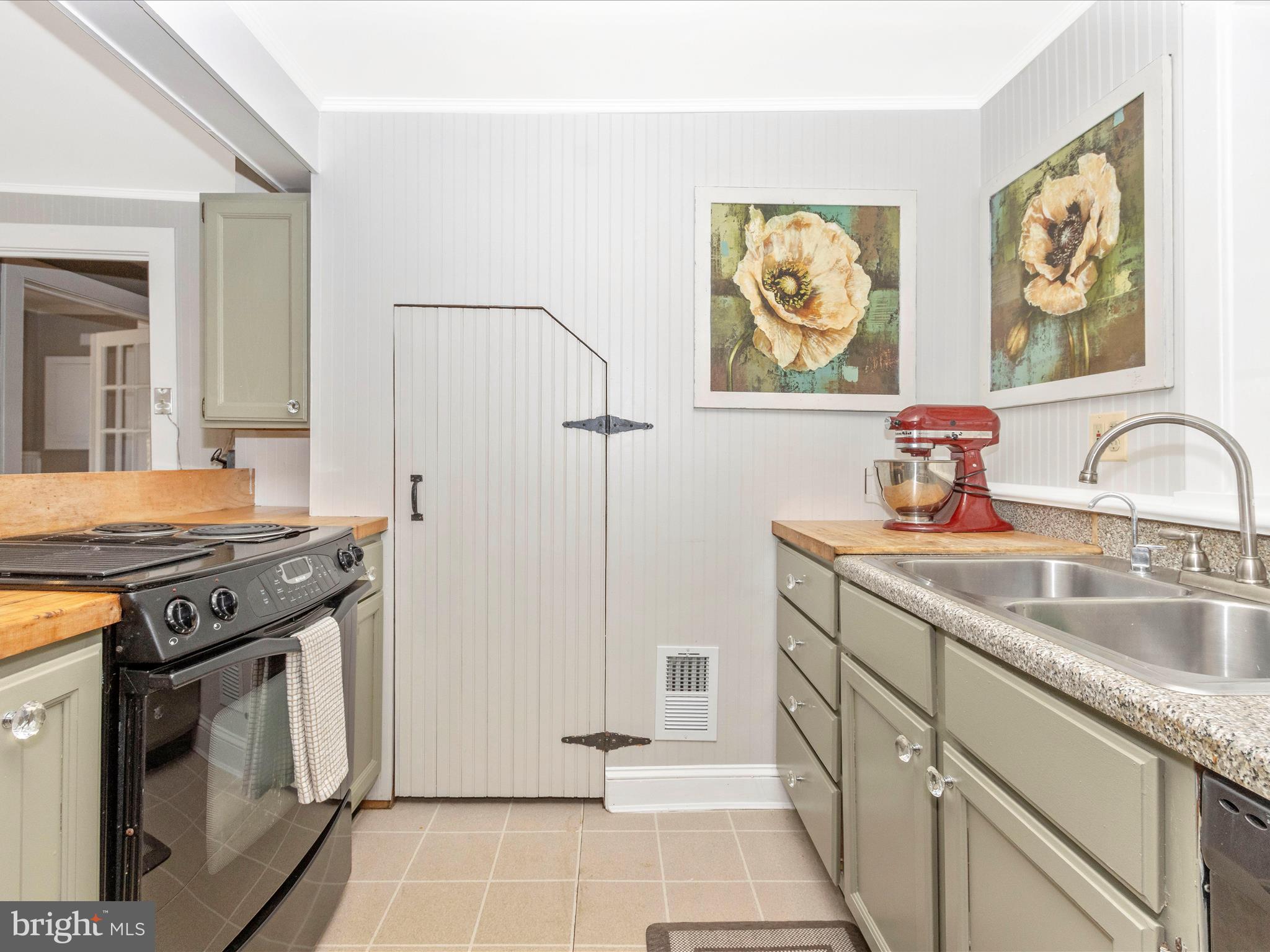 LAYTONSVILLE TOWN - Residential