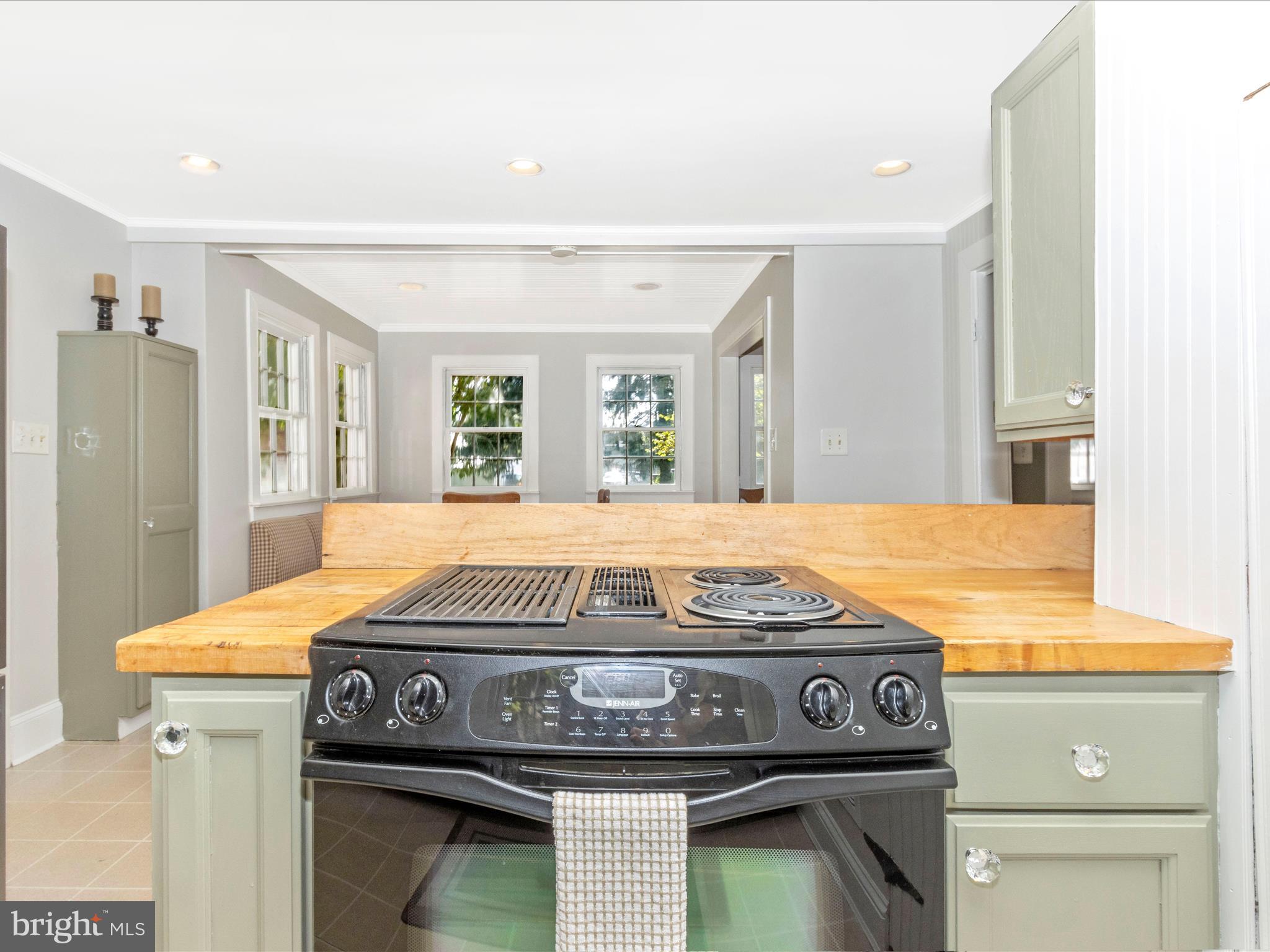 LAYTONSVILLE TOWN - Residential