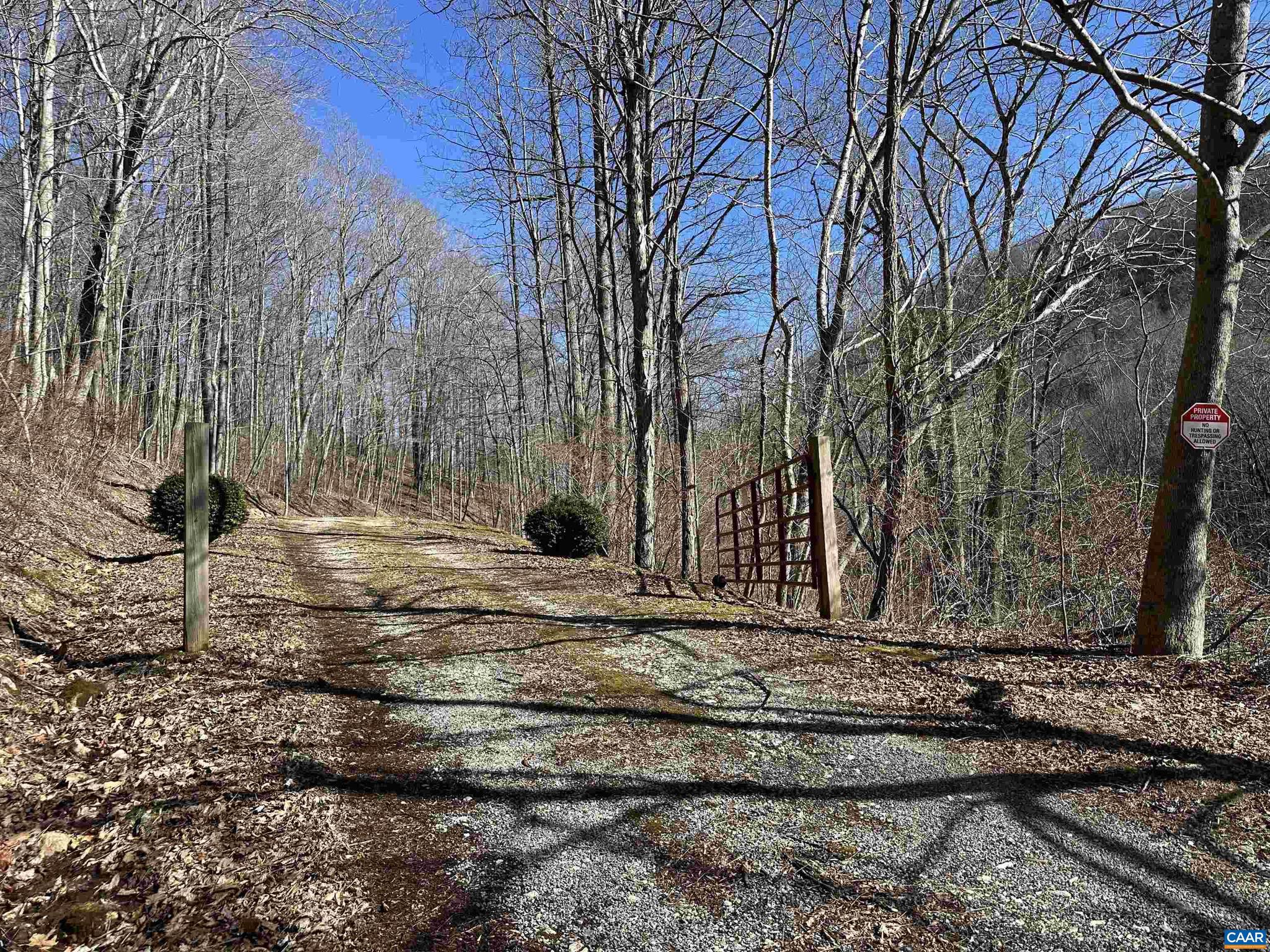 CRABTREE BLUFFS - Land