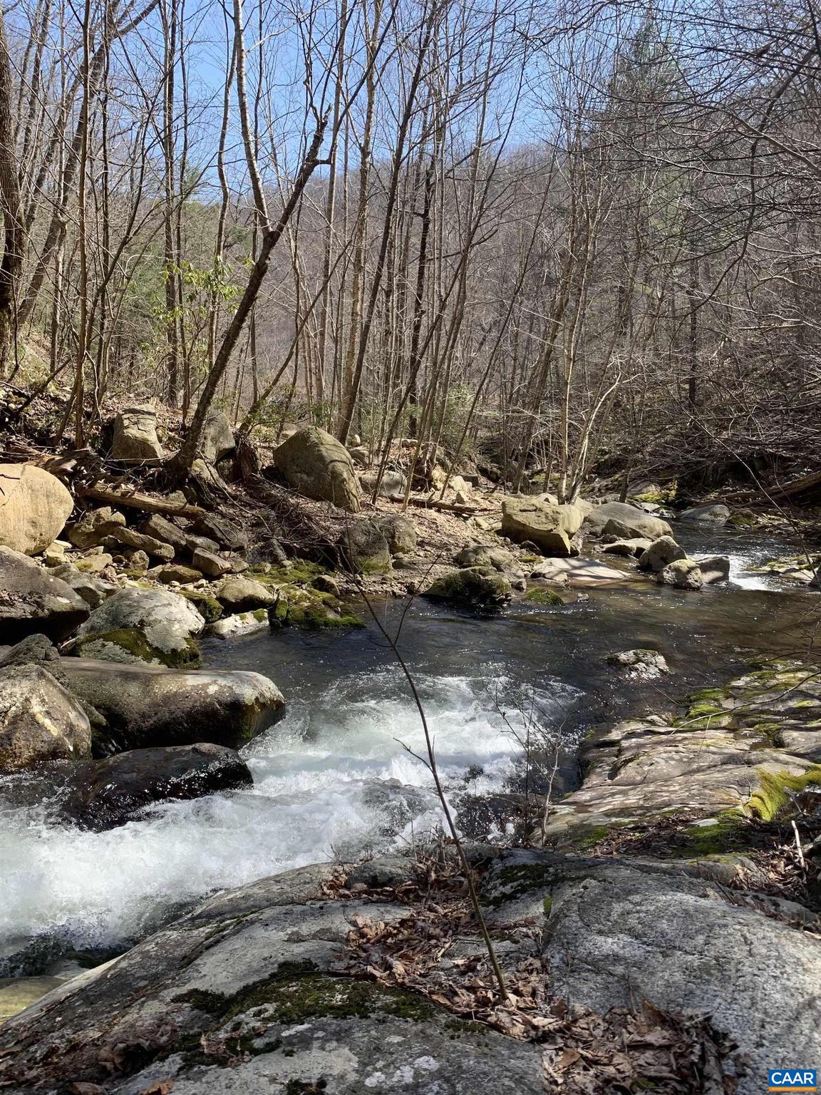 CRABTREE BLUFFS - Land