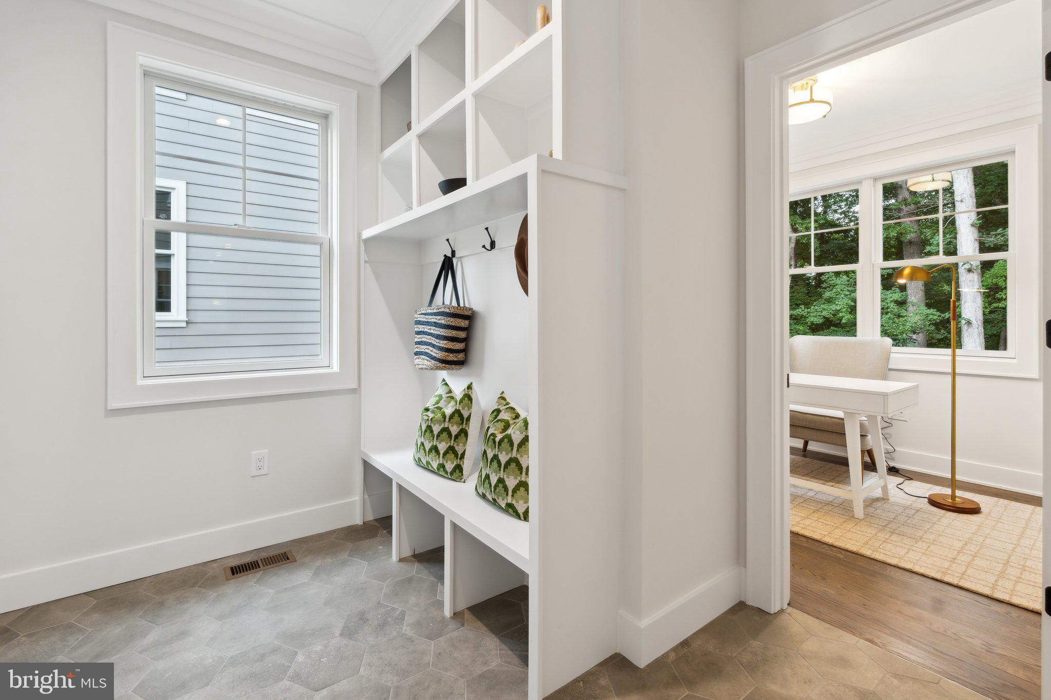 ROCK CREEK PALISADES - Residential