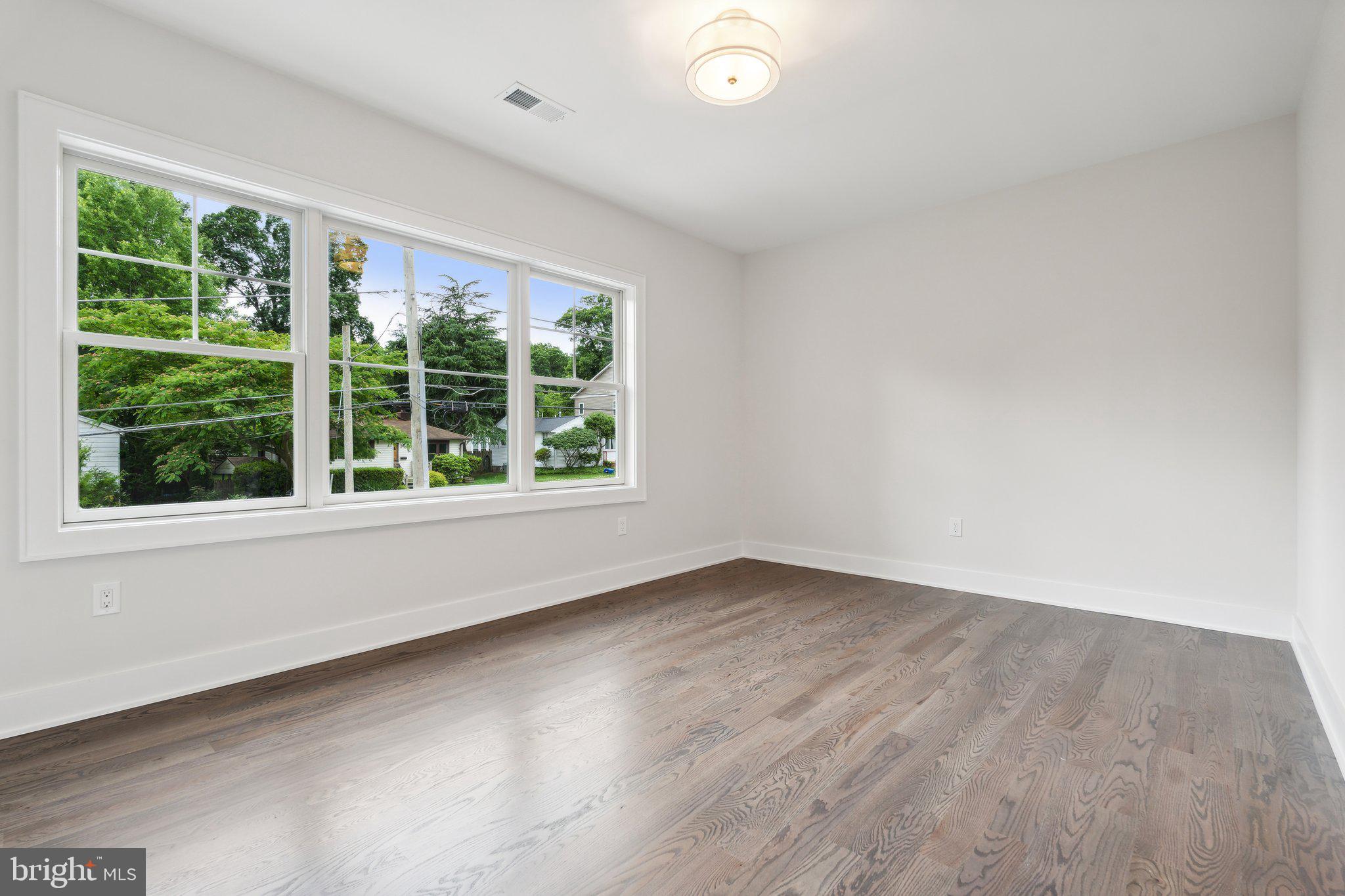 ROCK CREEK PALISADES - Residential