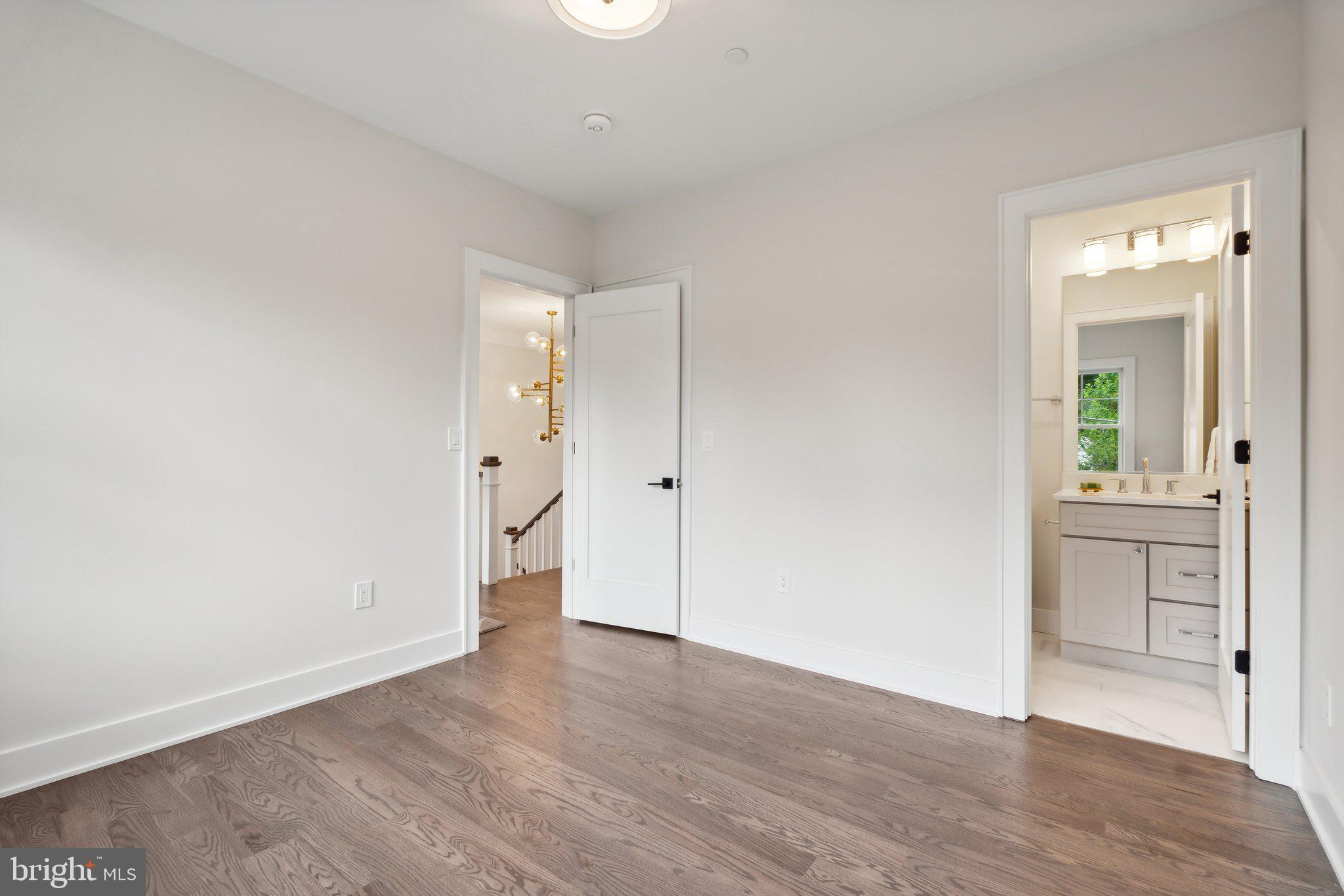 ROCK CREEK PALISADES - Residential