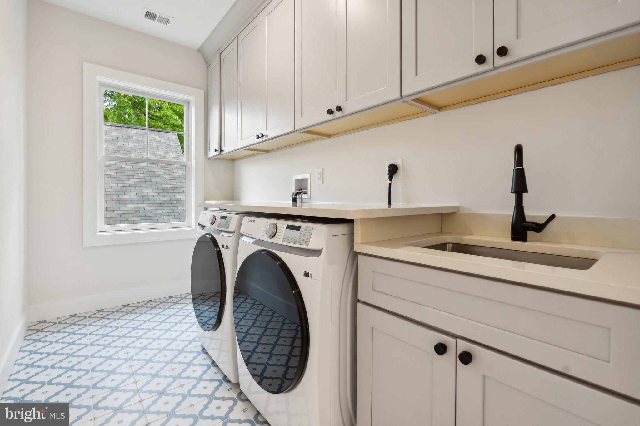 ROCK CREEK PALISADES - Residential