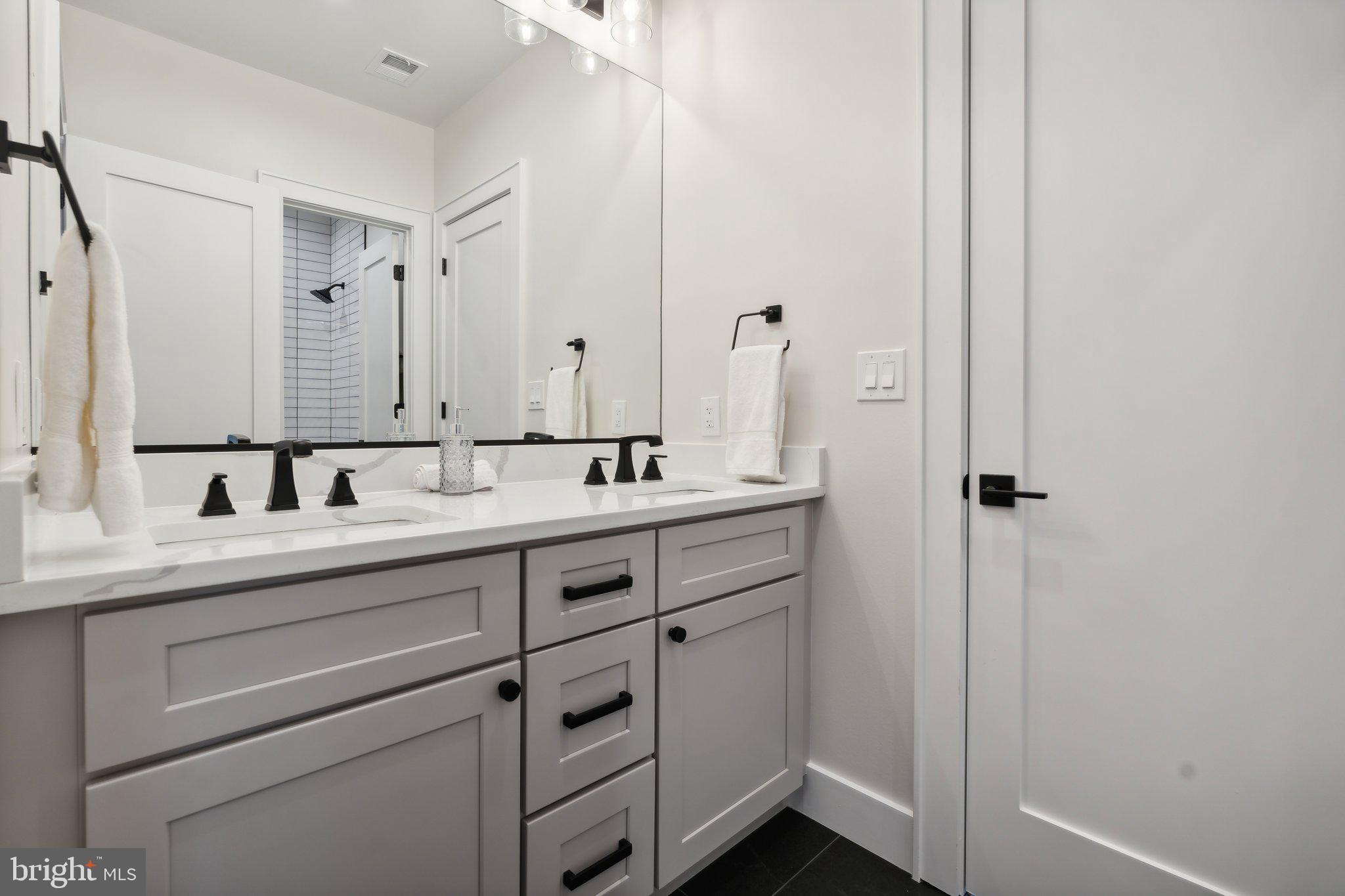 ROCK CREEK PALISADES - Residential