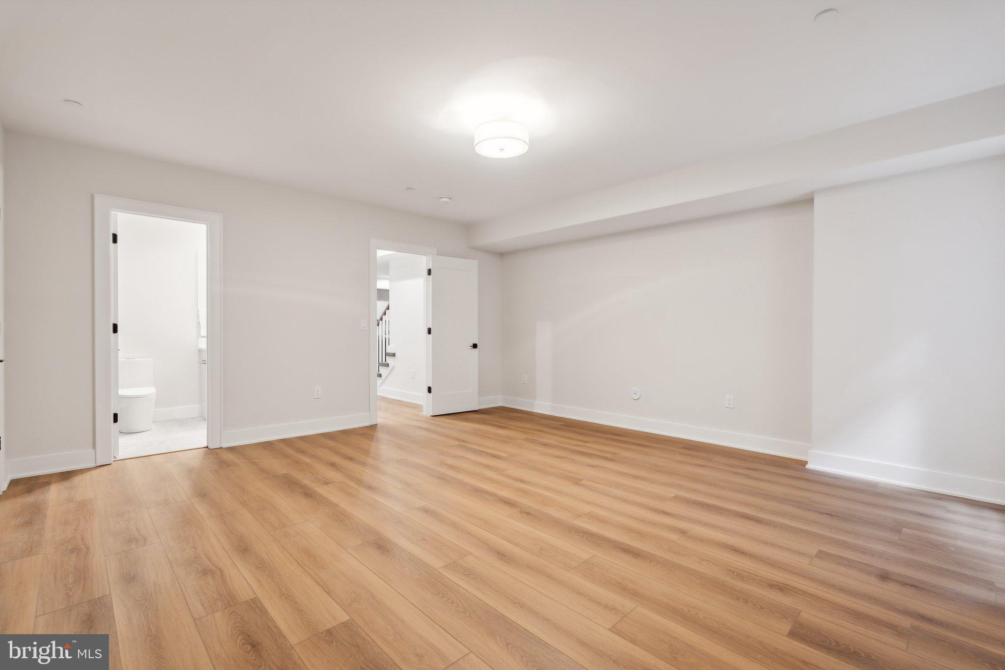 ROCK CREEK PALISADES - Residential