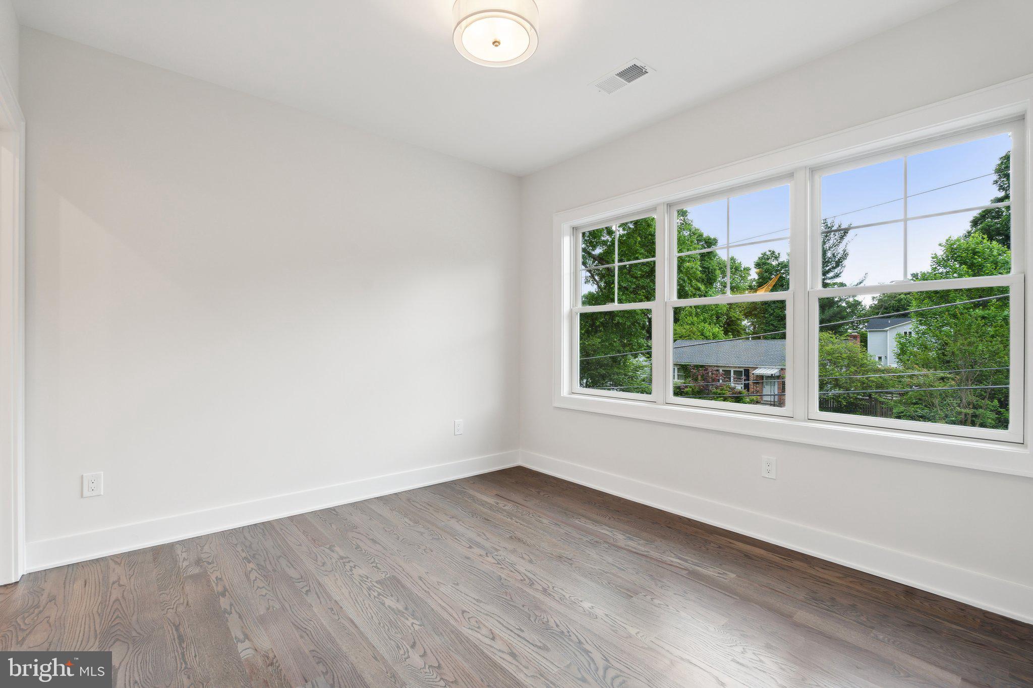 ROCK CREEK PALISADES - Residential