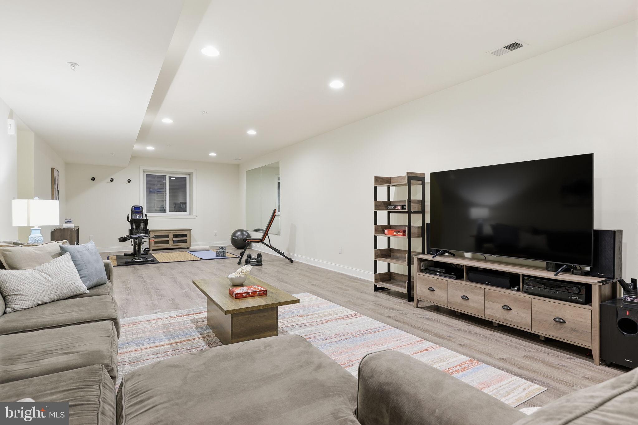 PINE GLEN - Residential