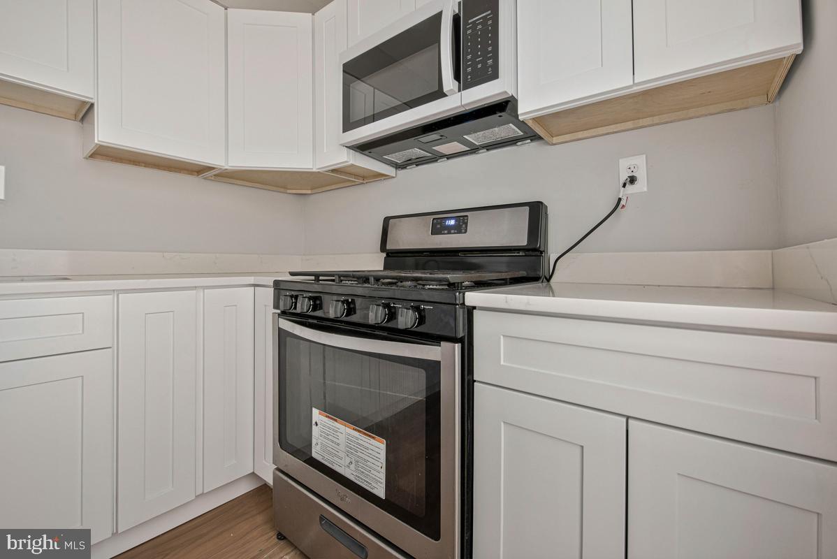 SWANN HILL CONDOMINIUMS - Residential