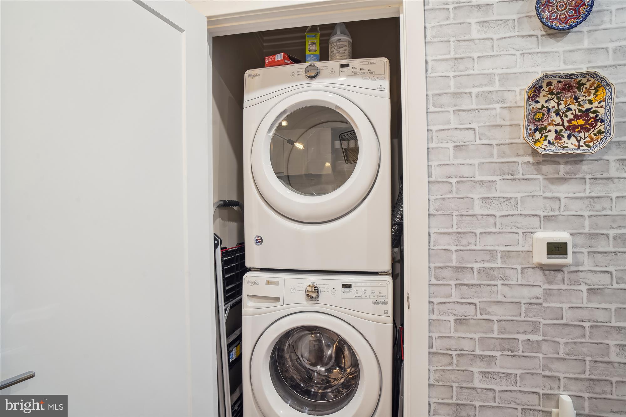 CROWN FARM - Residential