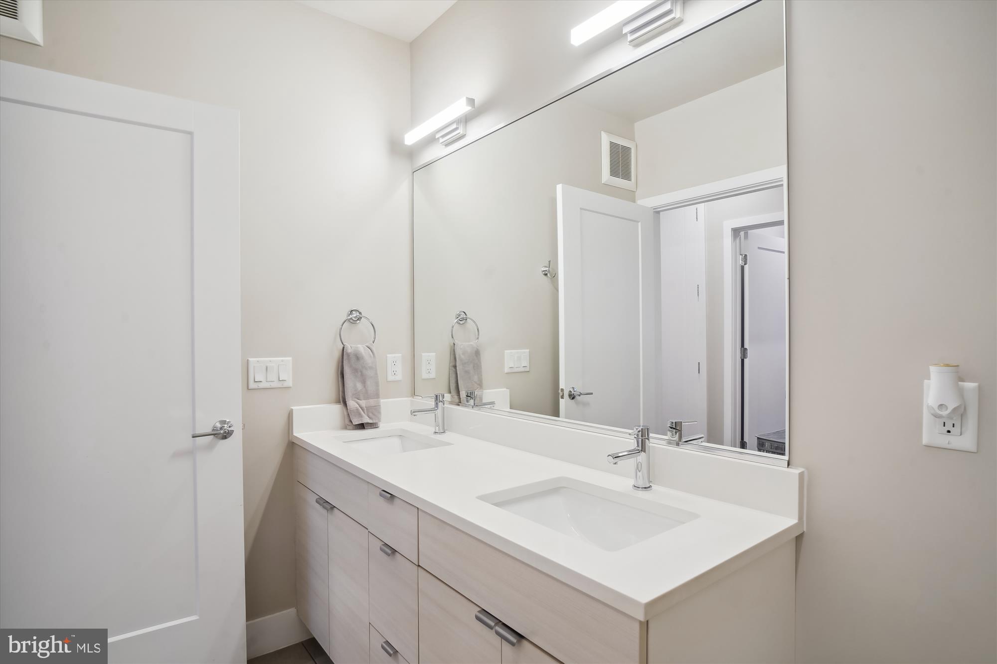 CROWN FARM - Residential