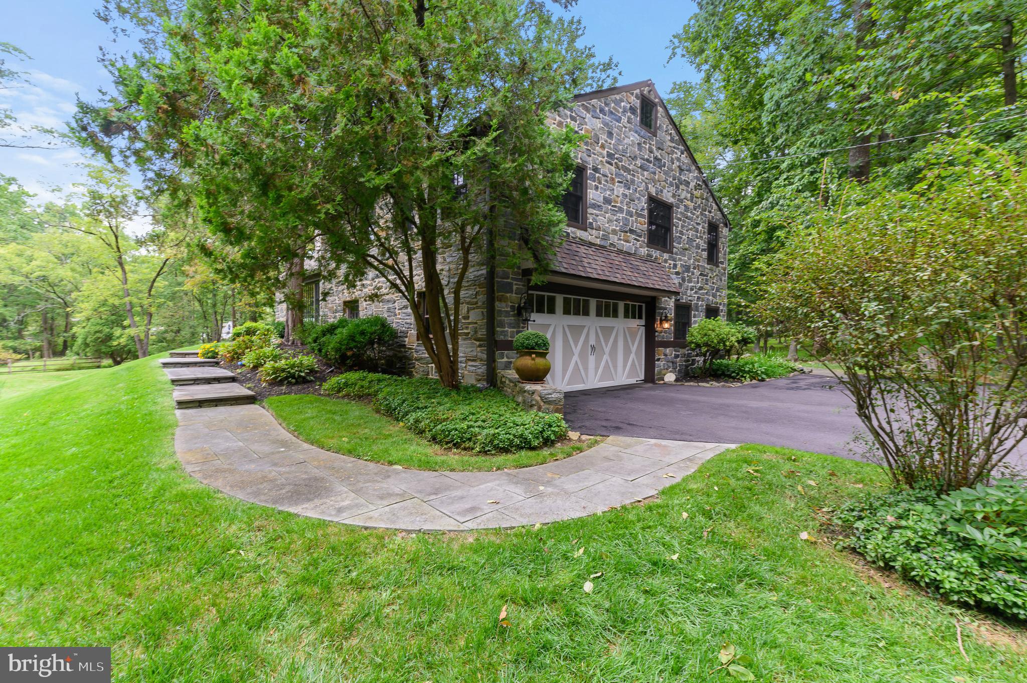 RADNOR HUNT - Residential