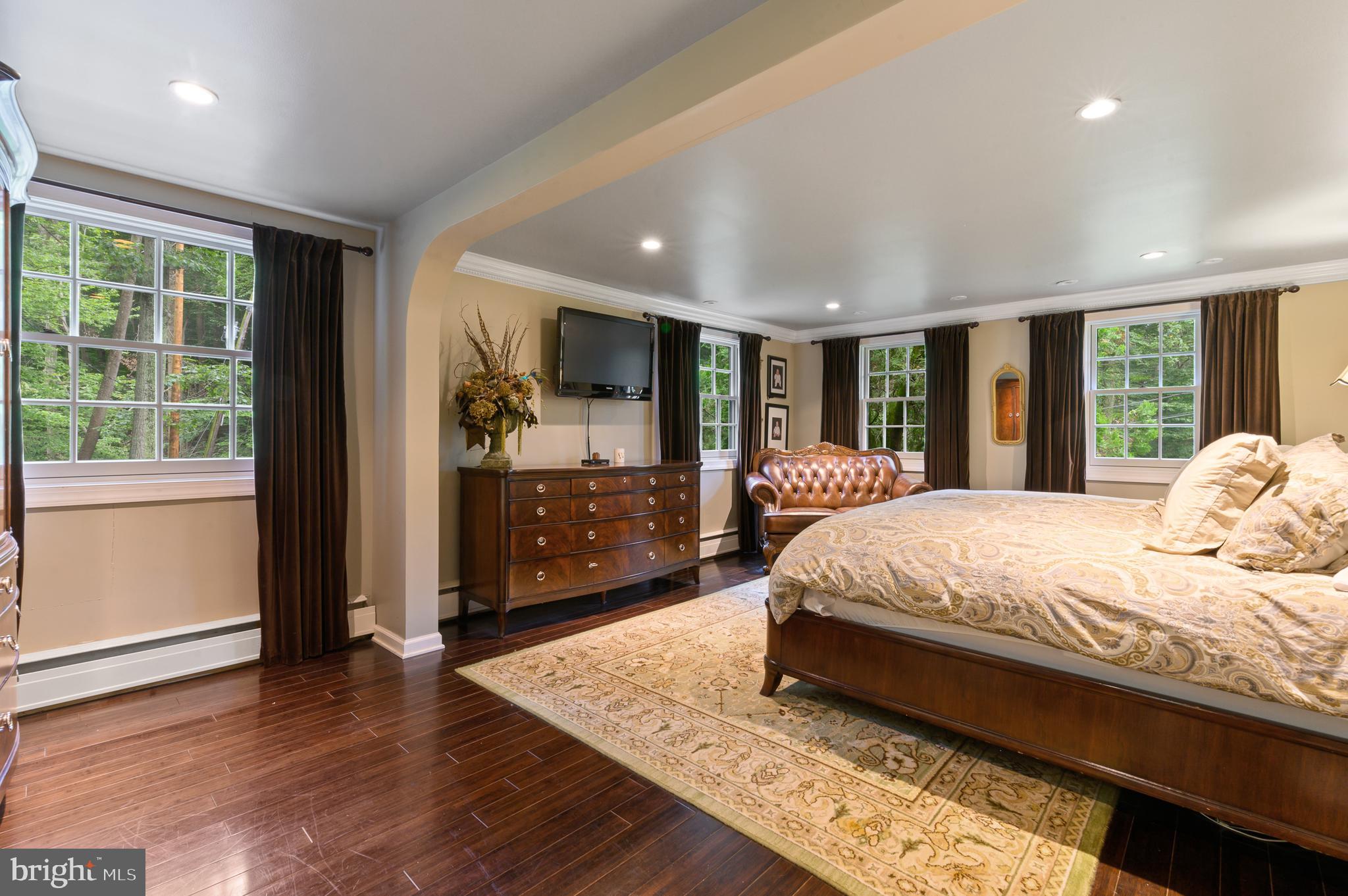 RADNOR HUNT - Residential