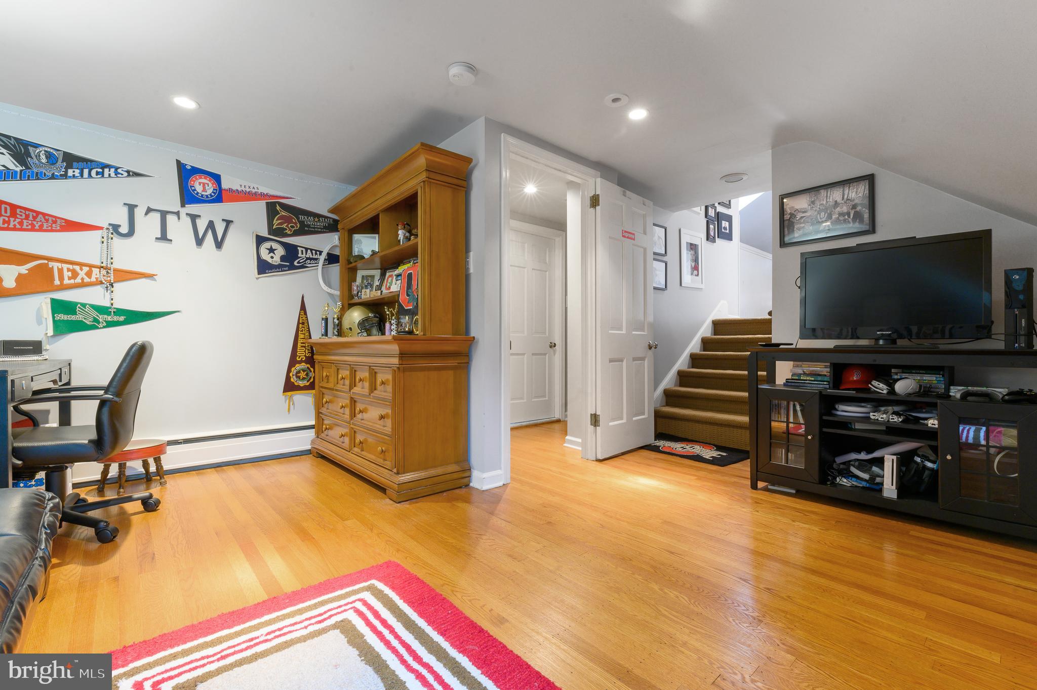 RADNOR HUNT - Residential