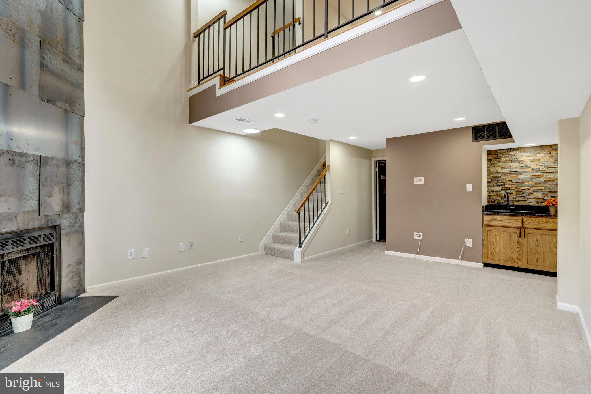 SPRINGFIELD OAKS - Residential Lease