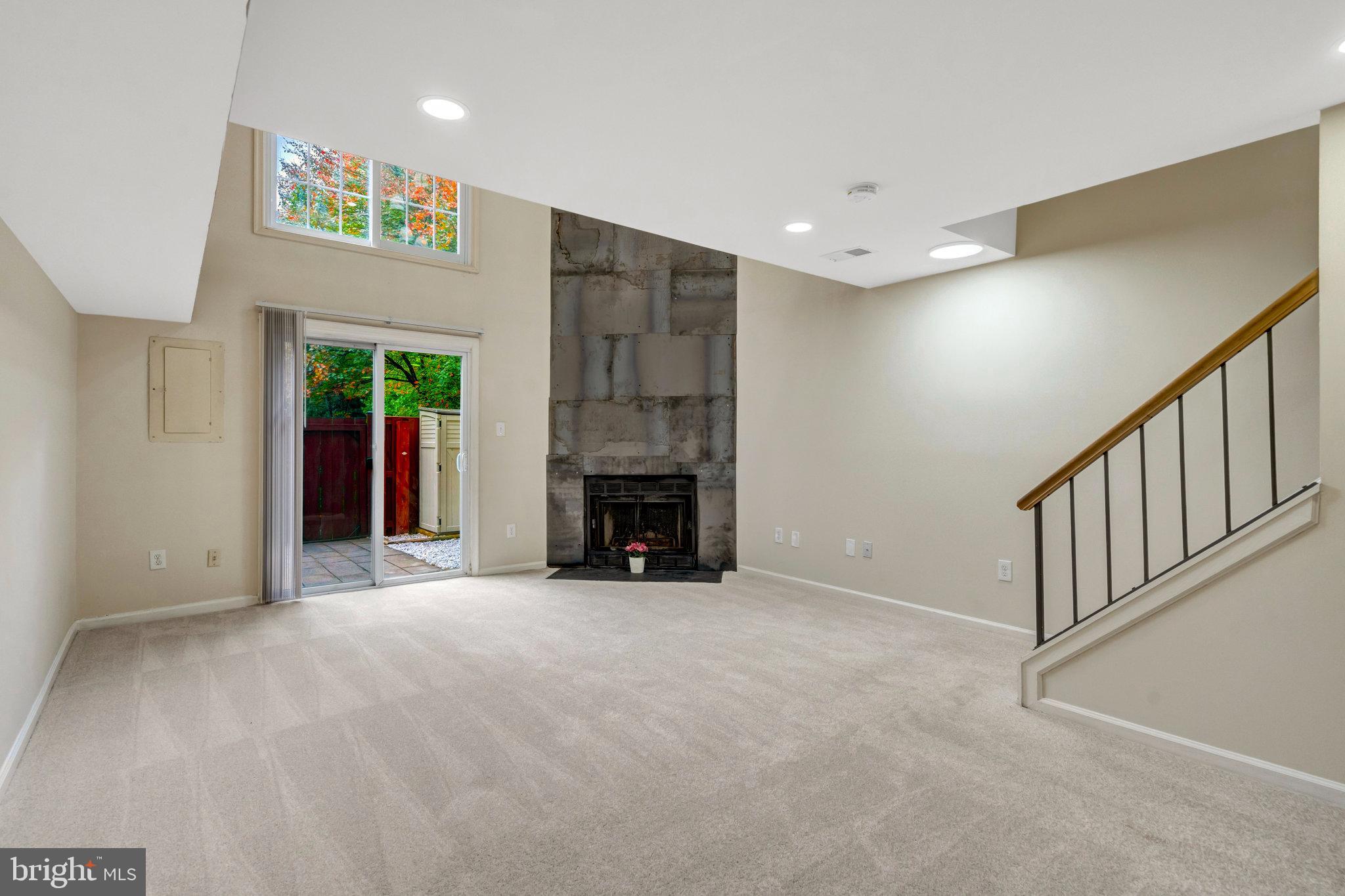 SPRINGFIELD OAKS - Residential Lease