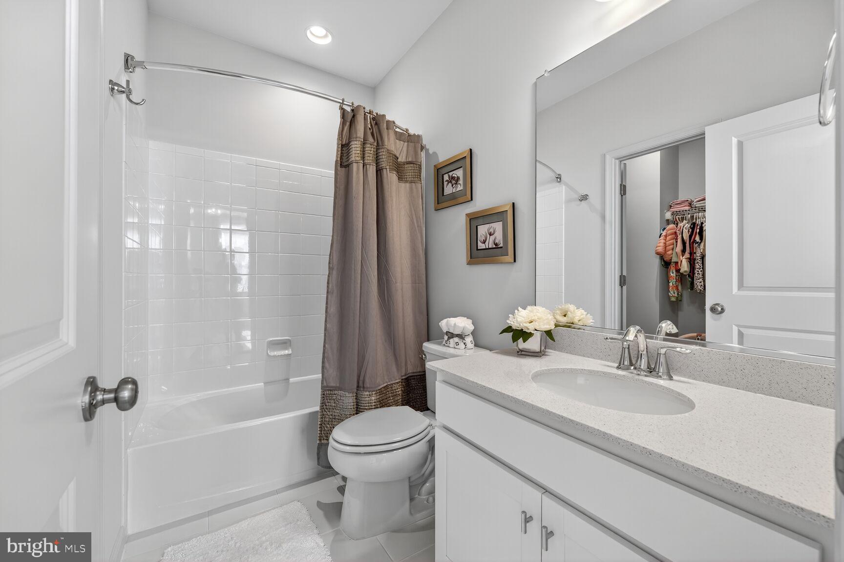 POTOMAC SHORES - Residential