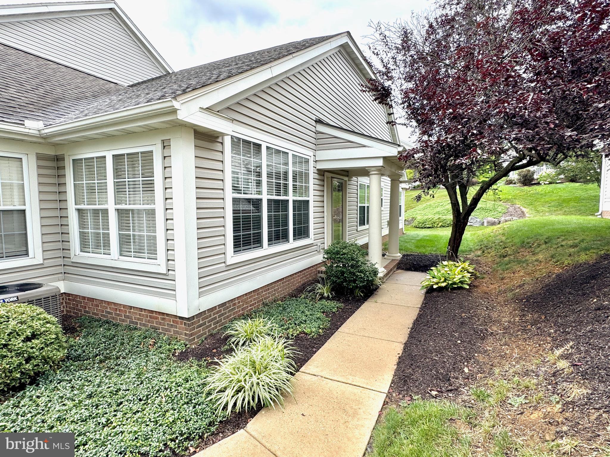 320 OAK HILL LANE