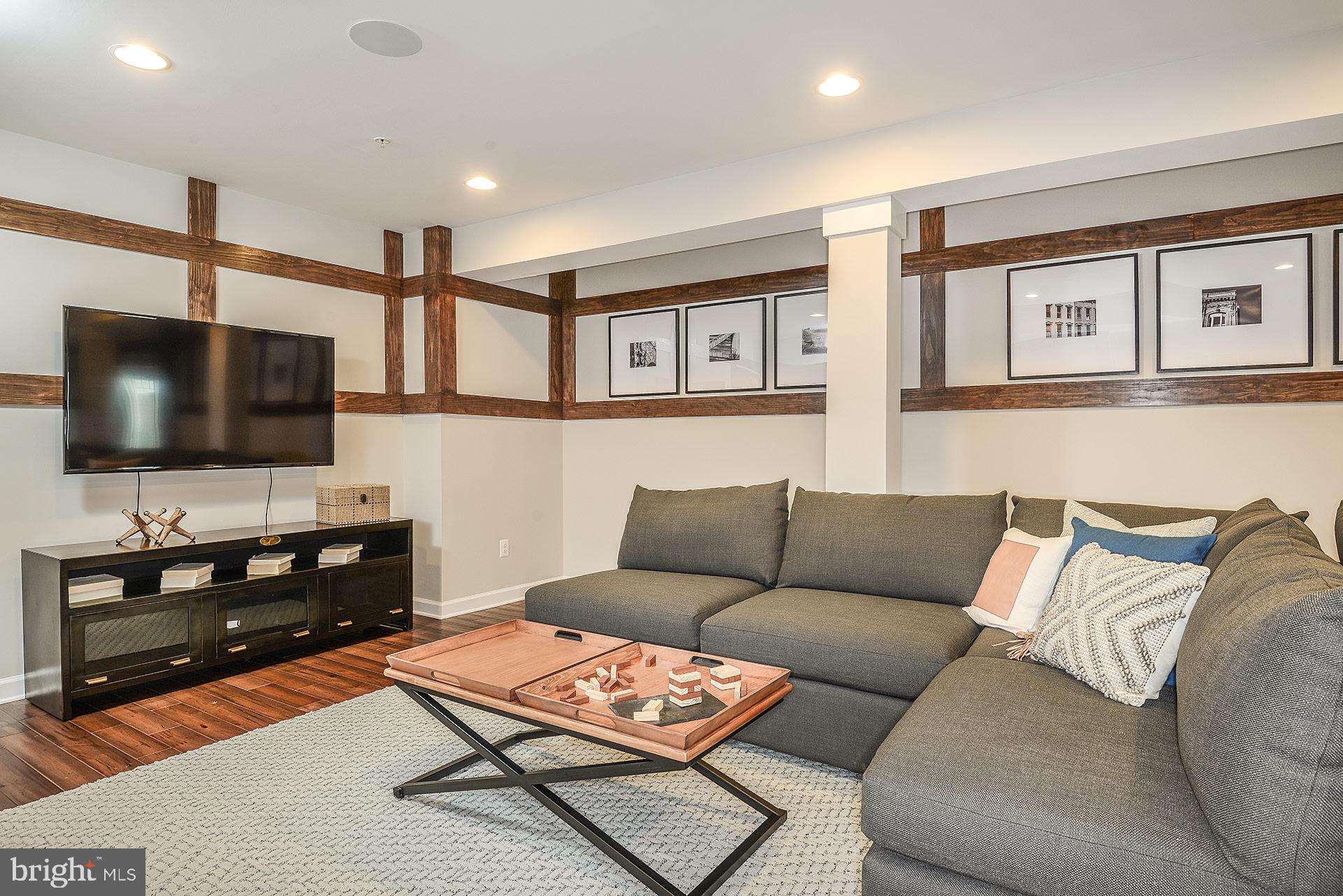 SENSENY VILLAGE - Residential
