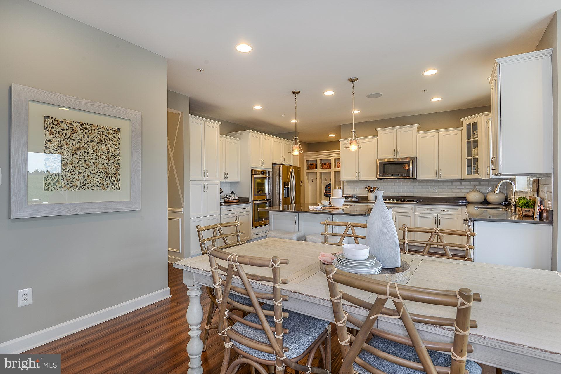SENSENY VILLAGE - Residential