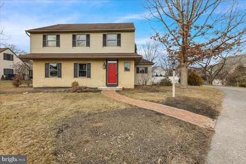 Photo of 205 N Linden Street, MANHEIM, PA 17545 (MLS # PALA2064402)