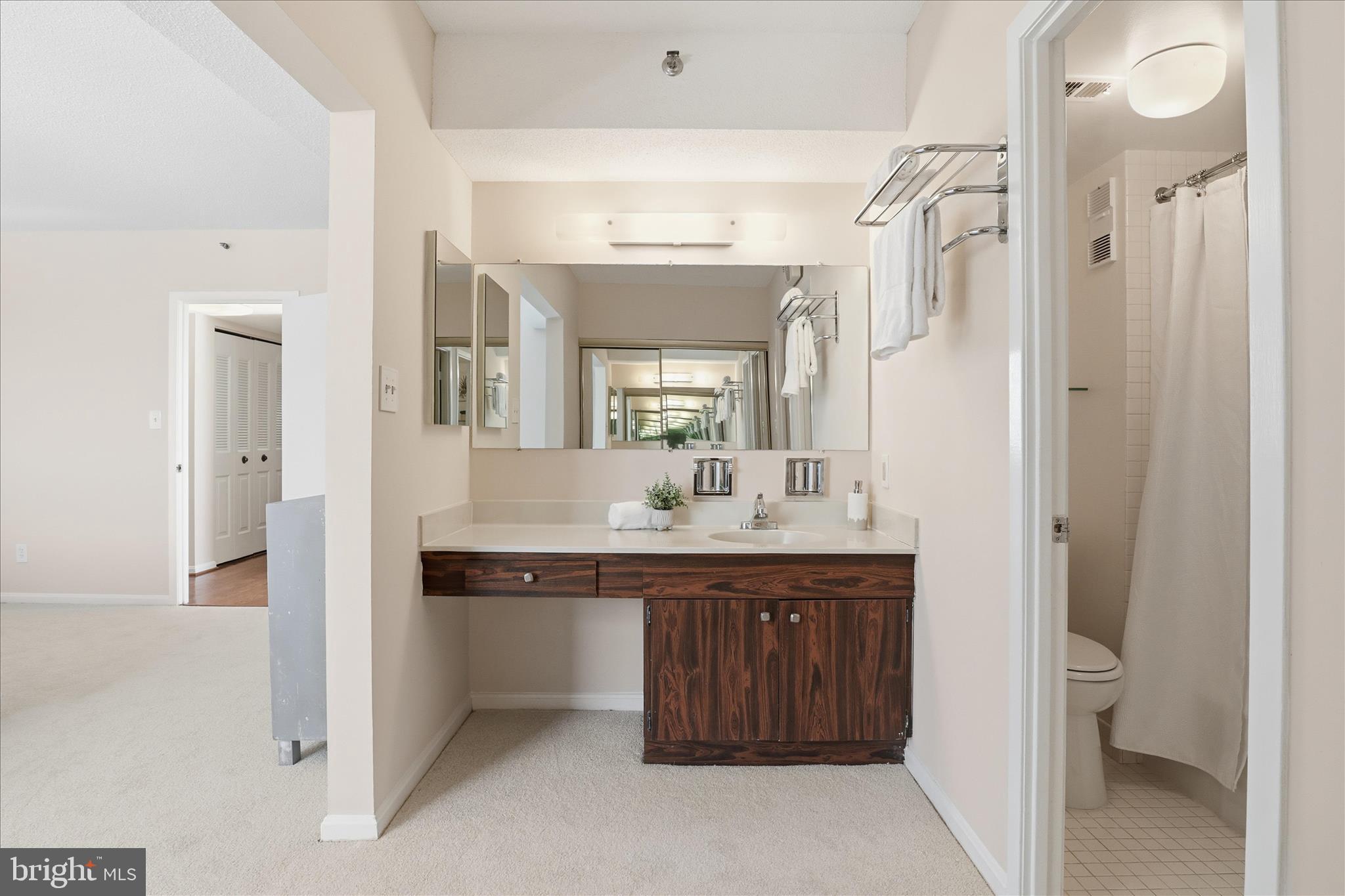 SKYLINE HOUSE - Residential