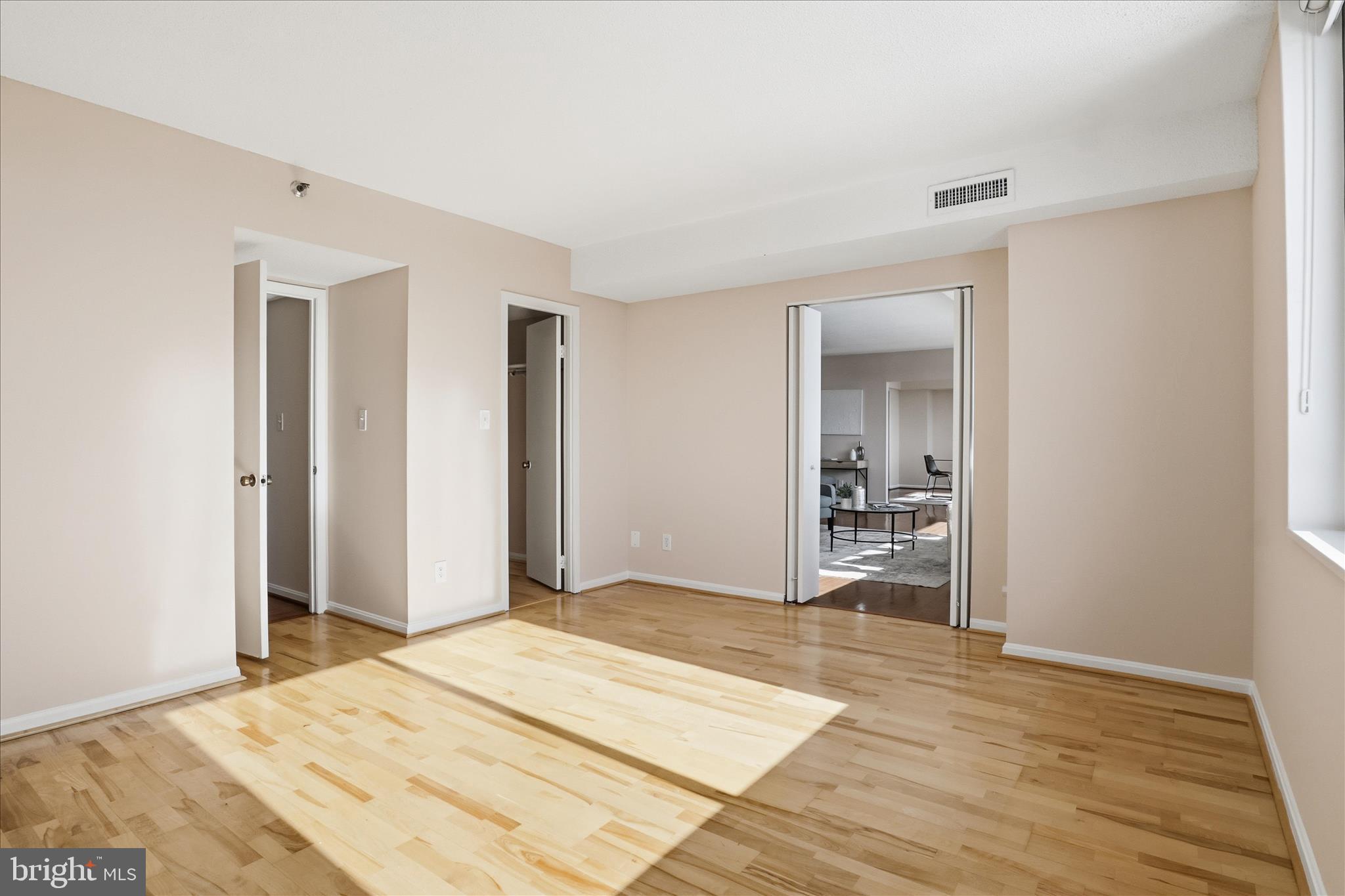 SKYLINE HOUSE - Residential