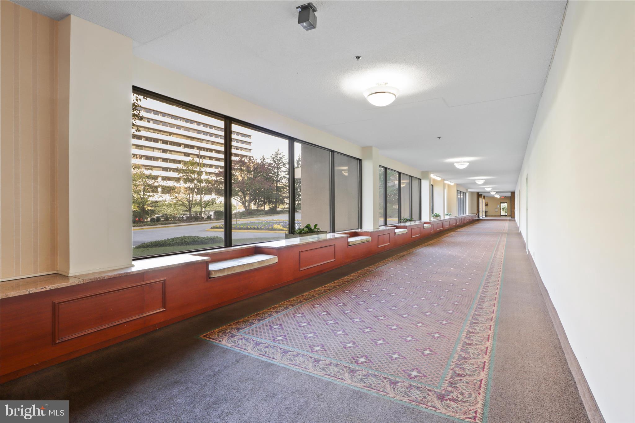 SKYLINE HOUSE - Residential