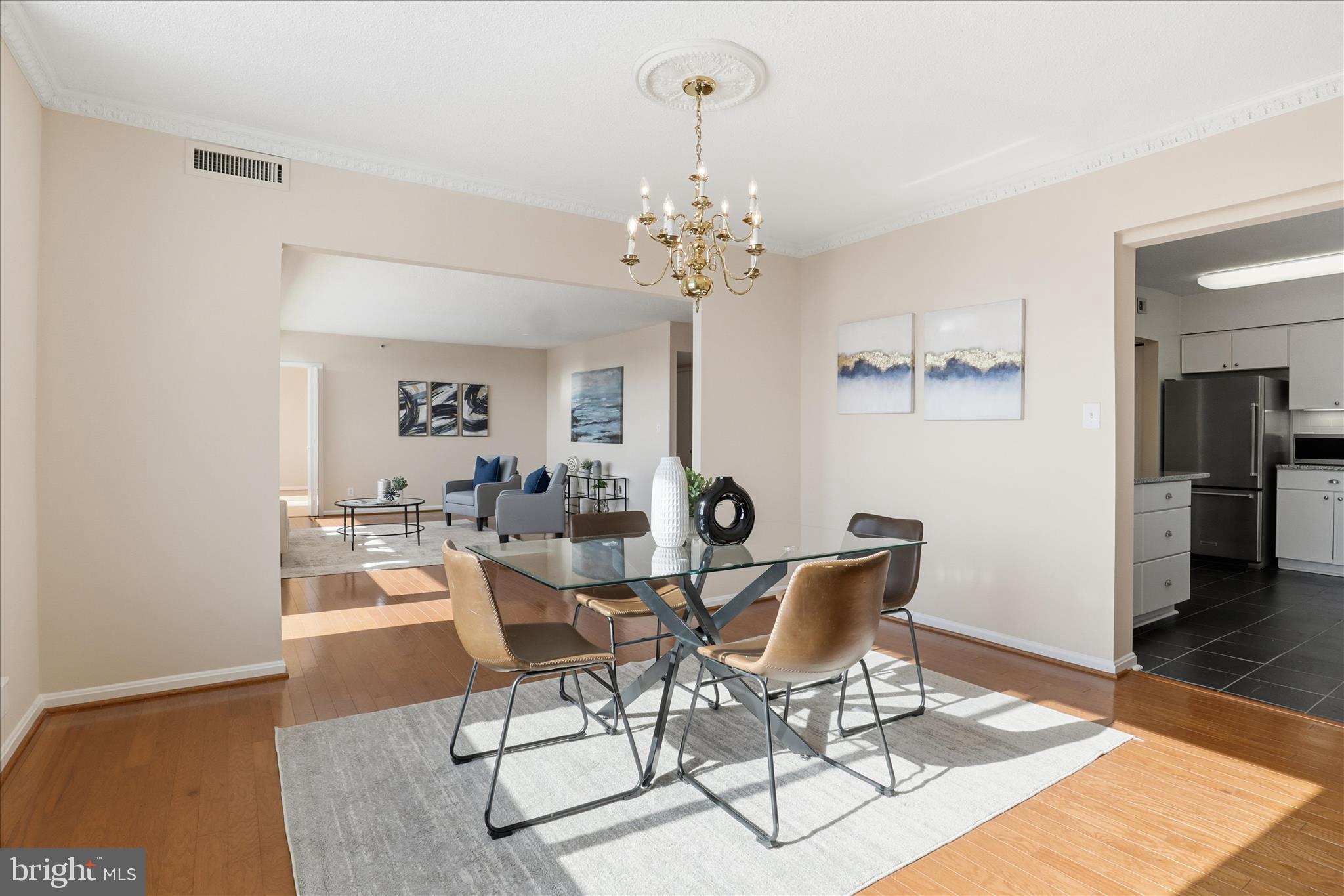 SKYLINE HOUSE - Residential