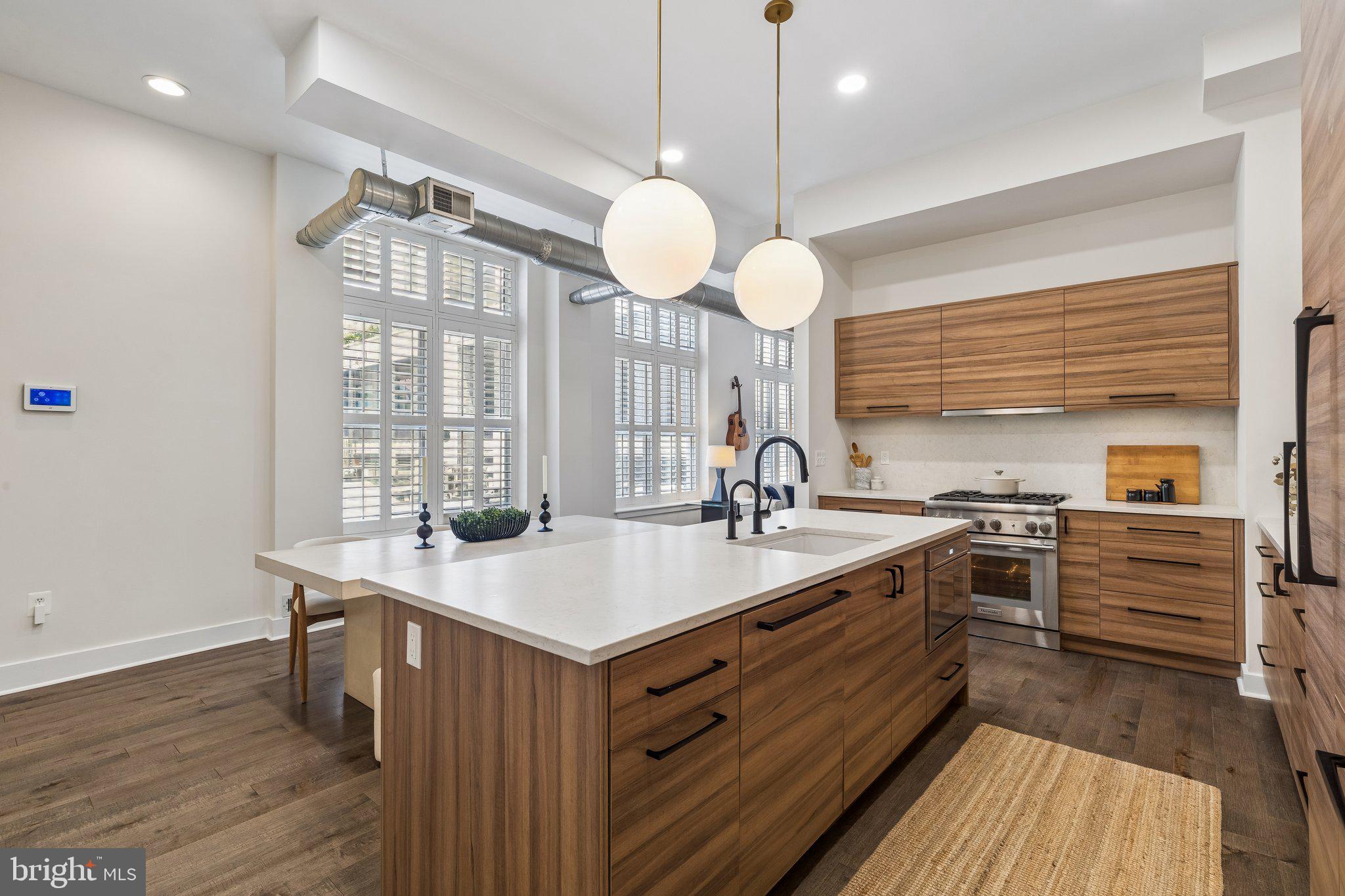 1111 WALNUT STREET 9