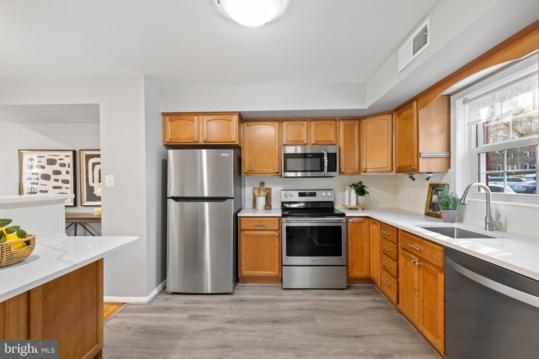 CARDINAL SQUARE - Residential