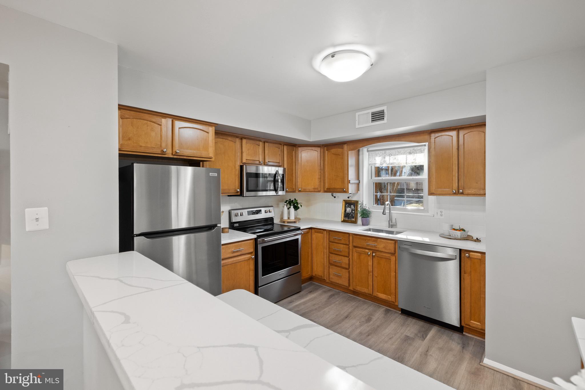 CARDINAL SQUARE - Residential