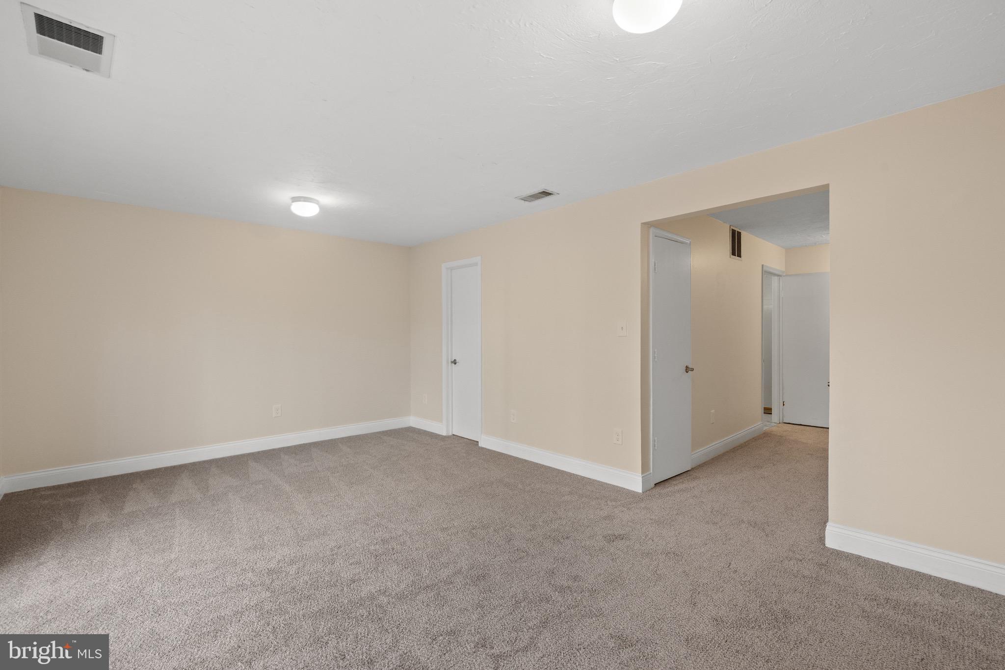 CARDINAL SQUARE - Residential