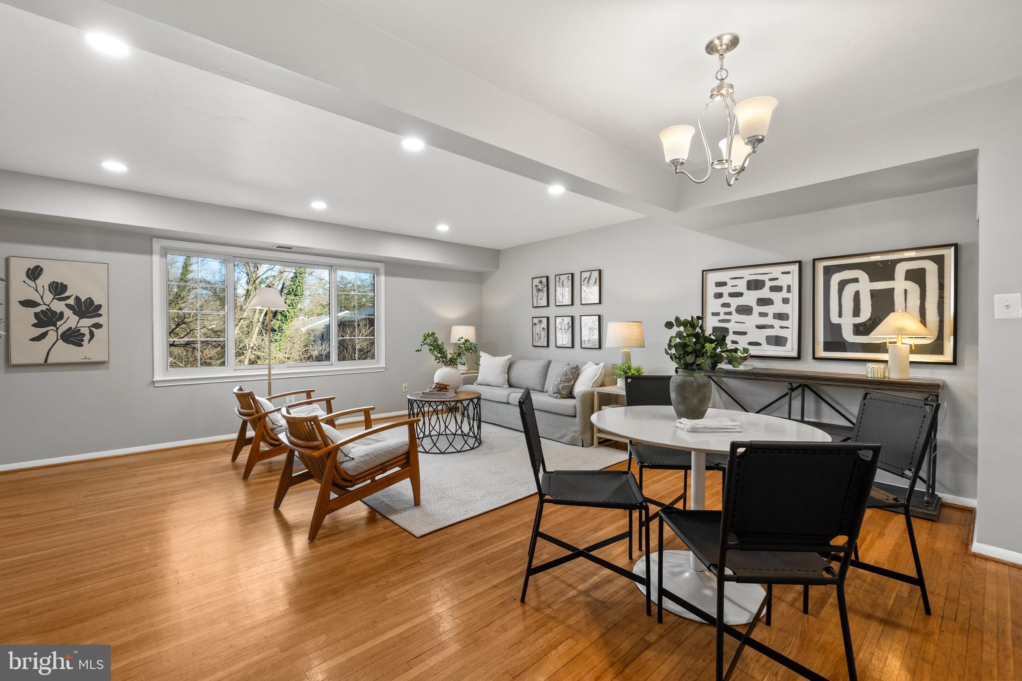 CARDINAL SQUARE - Residential