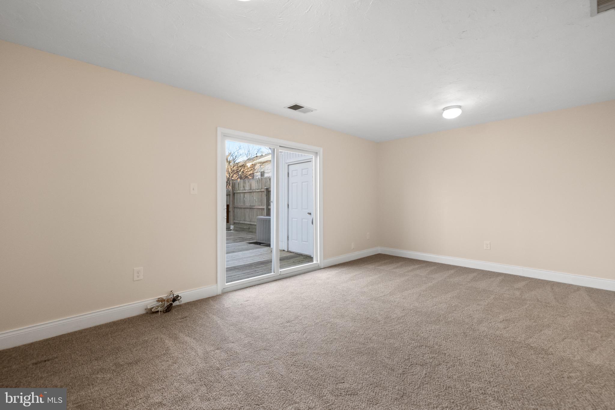 CARDINAL SQUARE - Residential