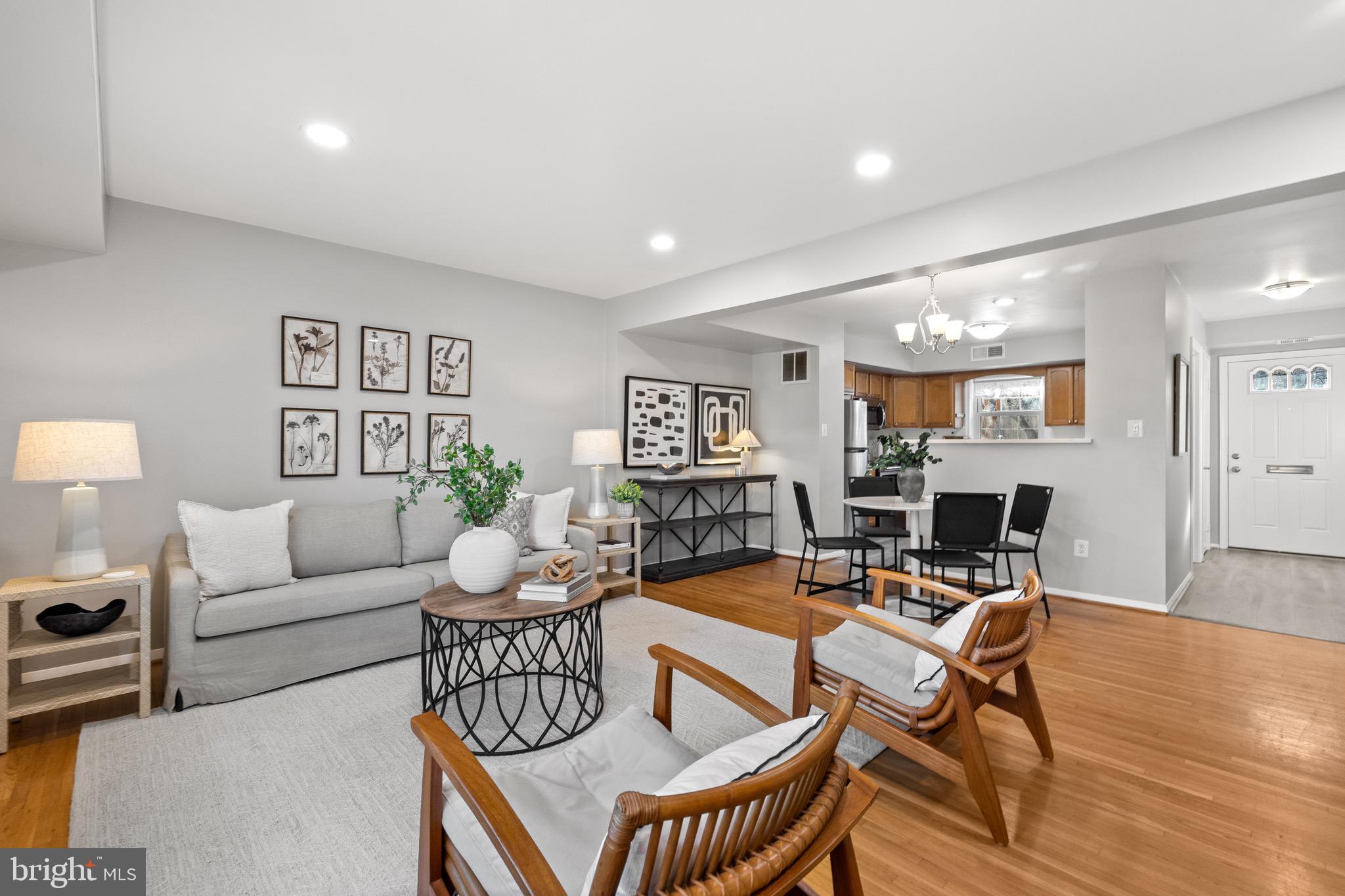 CARDINAL SQUARE - Residential