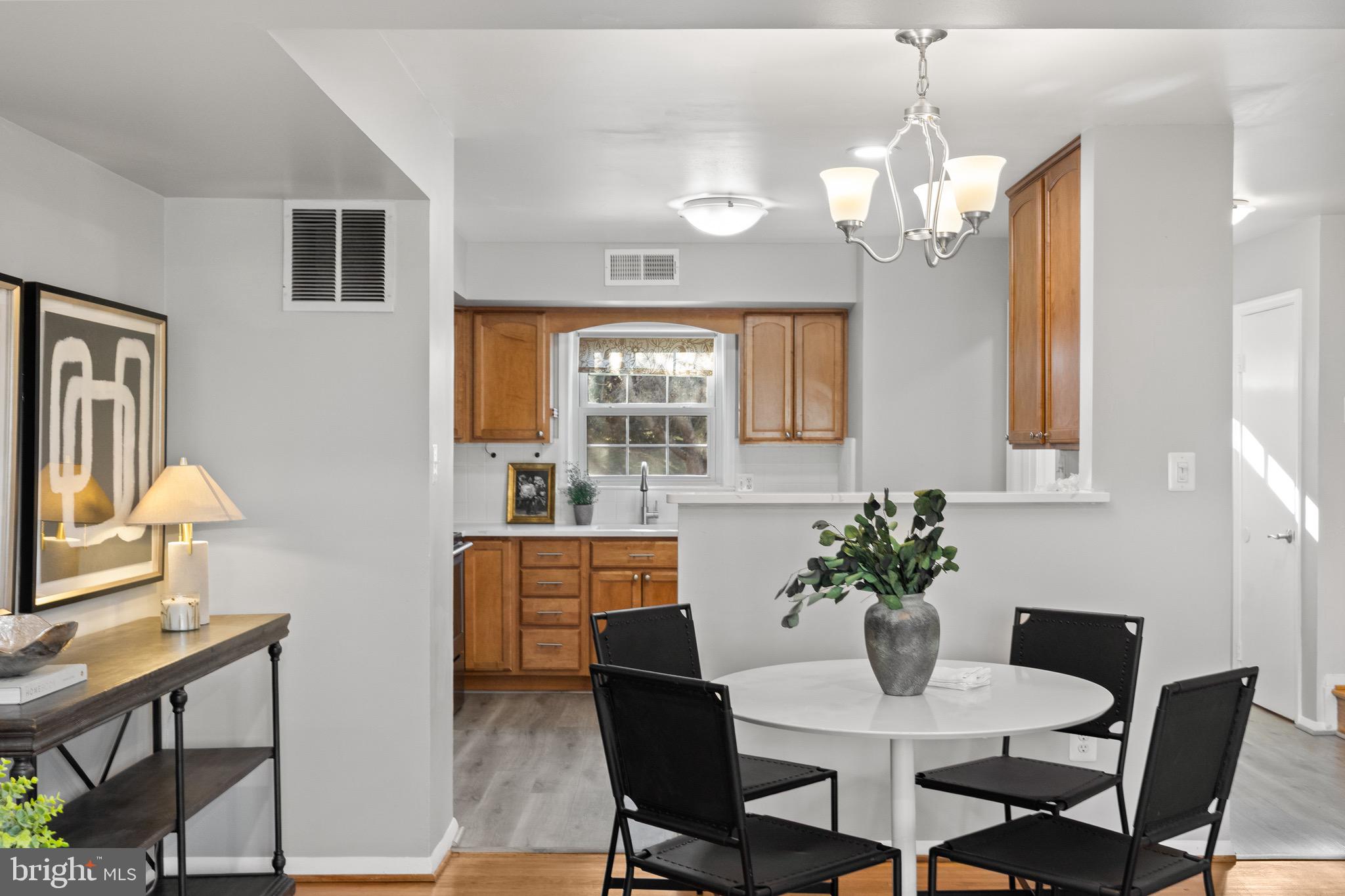 CARDINAL SQUARE - Residential