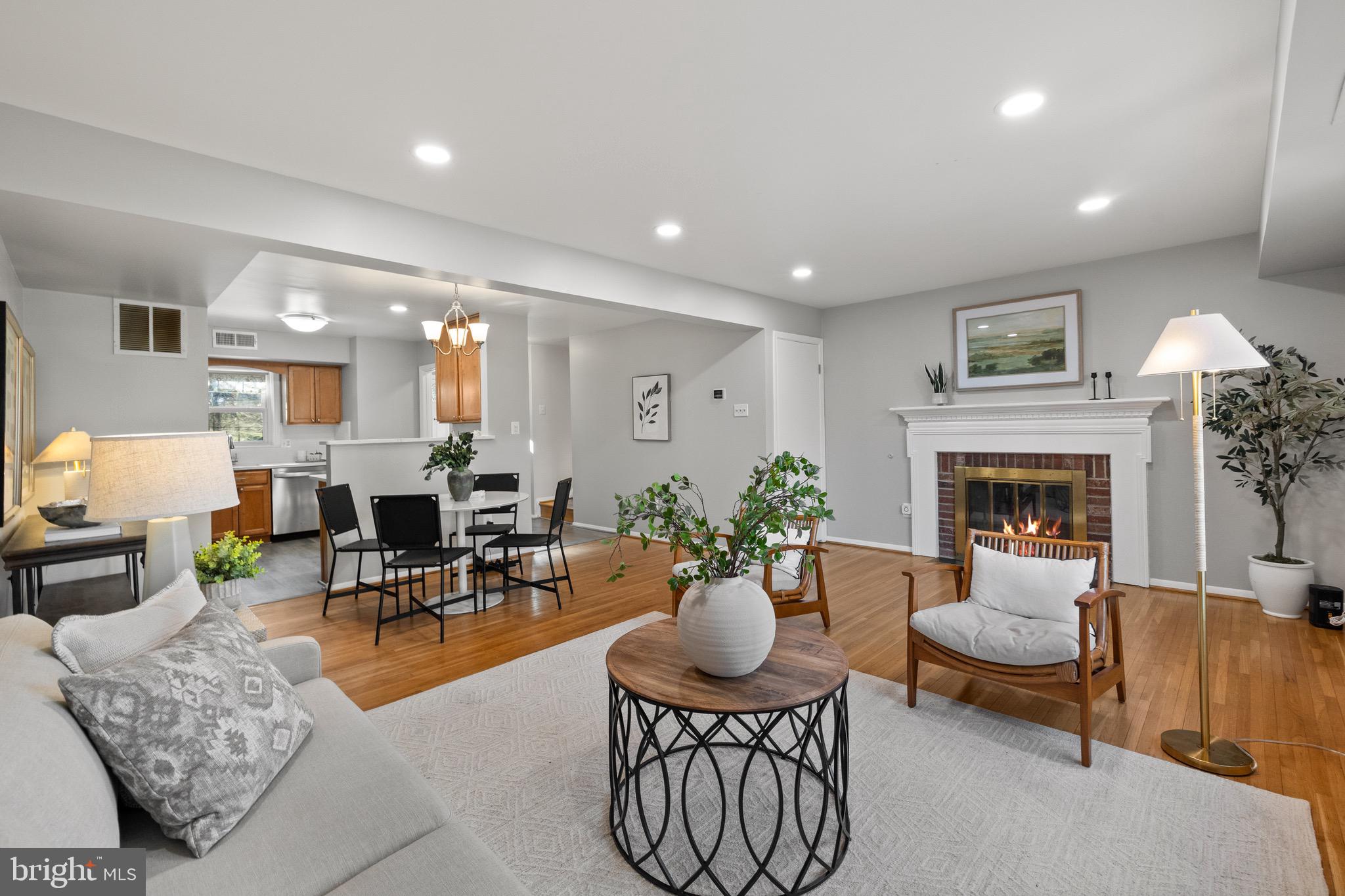 CARDINAL SQUARE - Residential