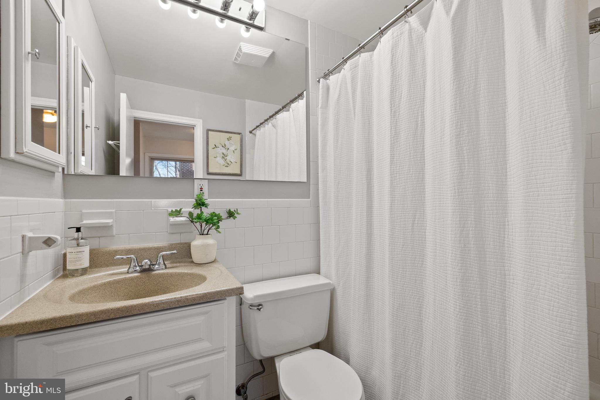 CARDINAL SQUARE - Residential