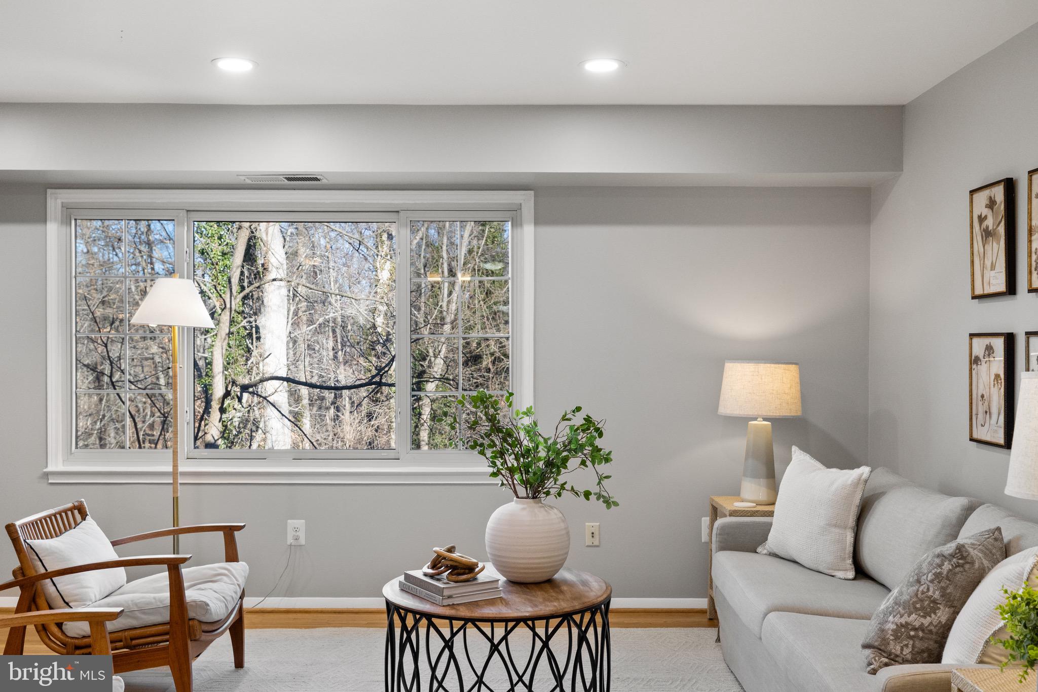 CARDINAL SQUARE - Residential