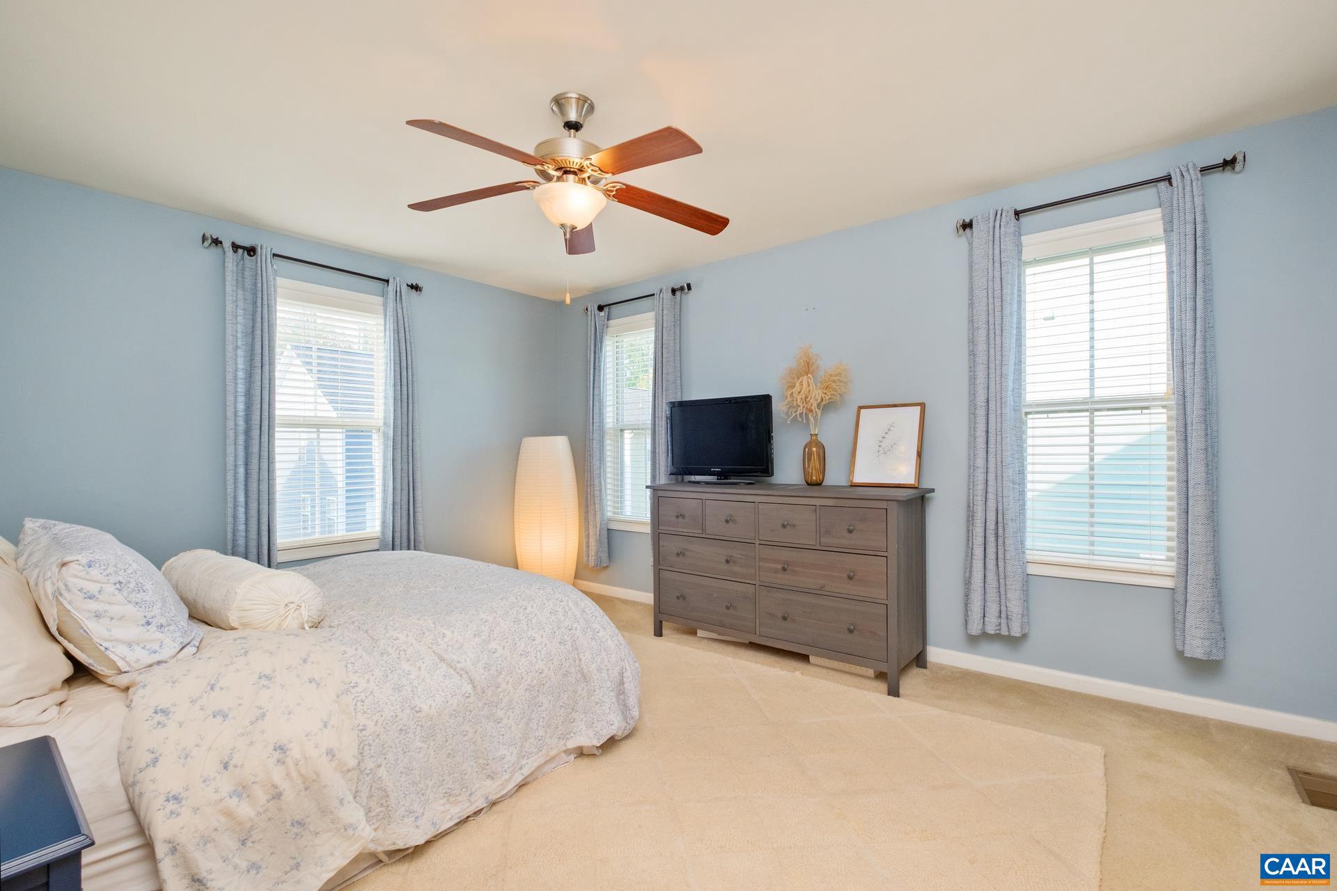 COUNTRY GREEN COTTAGES - Residential