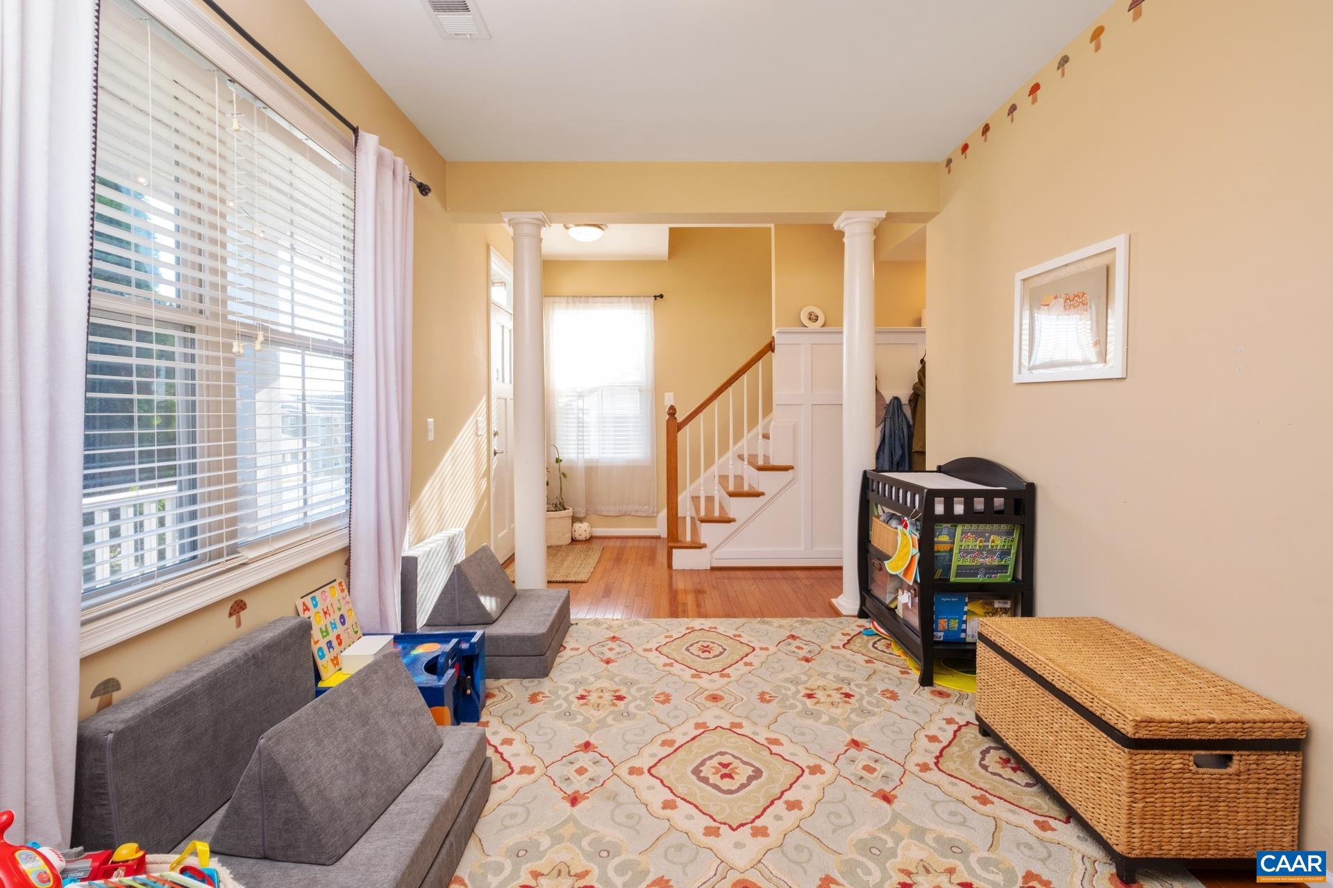 COUNTRY GREEN COTTAGES - Residential